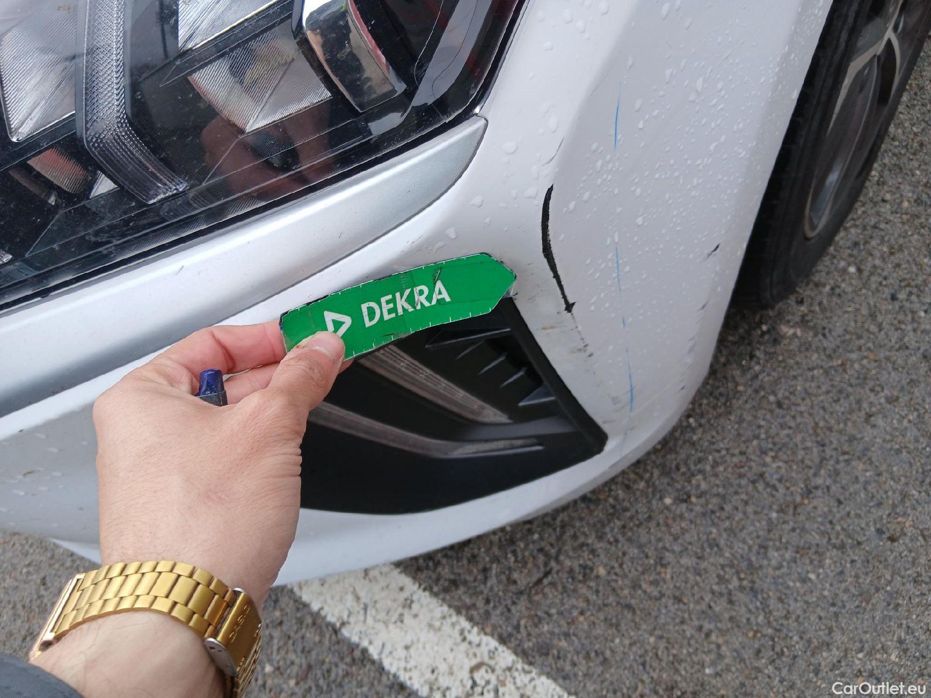  Hyundai   Ioniq HYUNDAI / 2019 / 5P / berlina con portón 1.6 GDI PHEV Tecno DCT #4