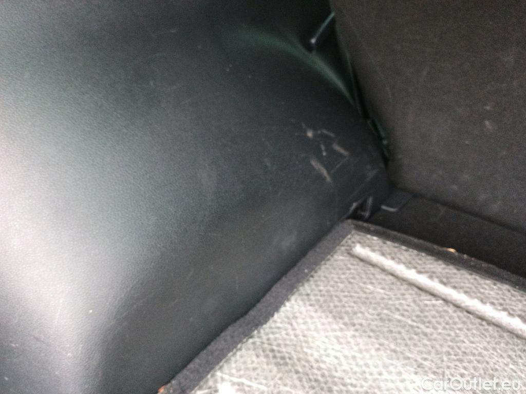  KIA  Sportage KIA  1.6MHEV Drive 100kW(136CV) 4x2(Crist Tintados) #17