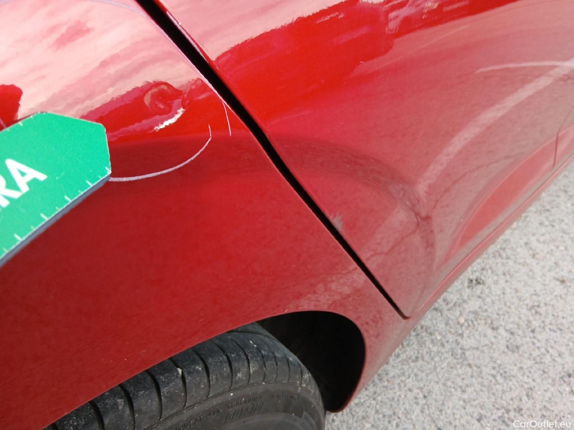  Hyundai  i10 HYUNDAI  / 2020 / 5P / berlina con portón 1.0 Klass #19