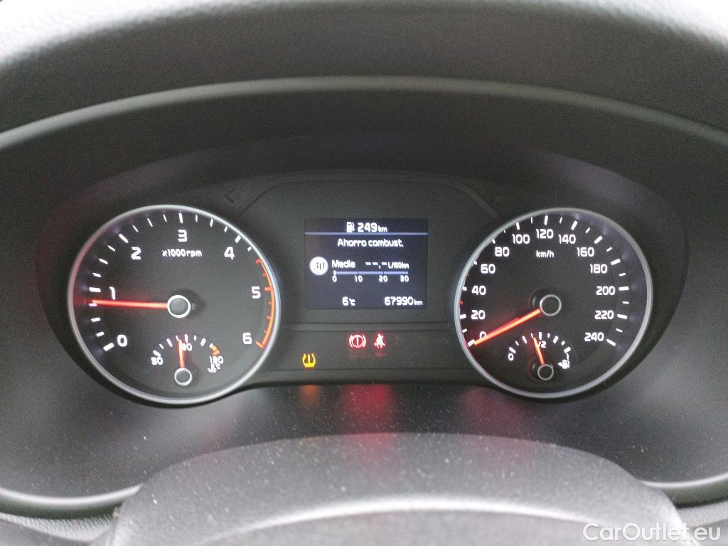  KIA  Sportage KIA  1.6MHEV Drive 100kW(136CV) 4x2(Crist Tintados) #27