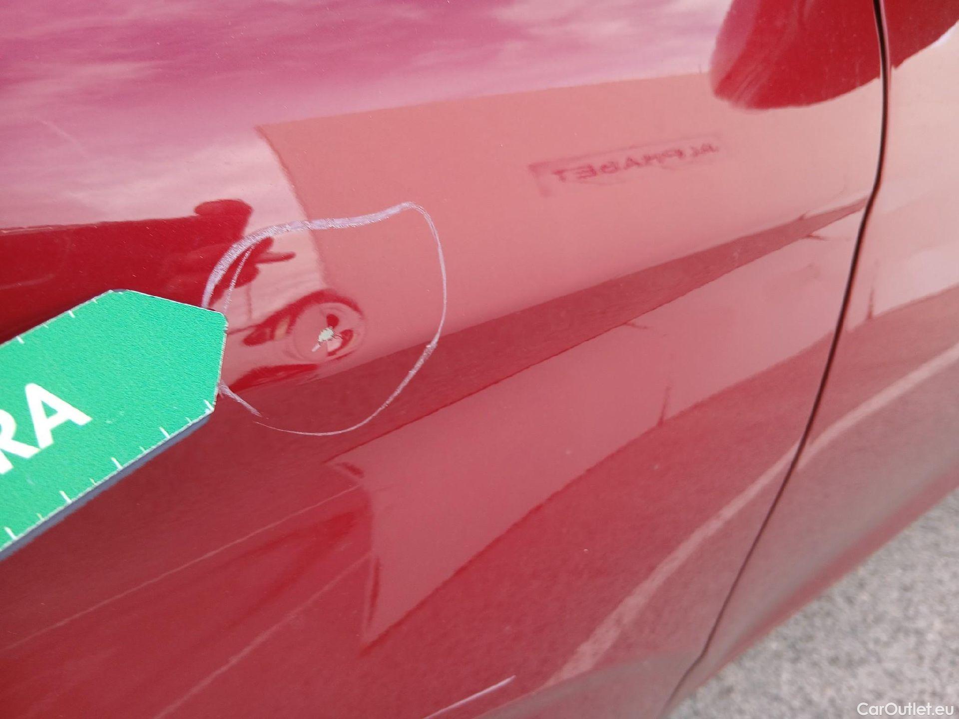  Hyundai  i10 HYUNDAI  / 2020 / 5P / berlina con portón 1.0 Klass #6