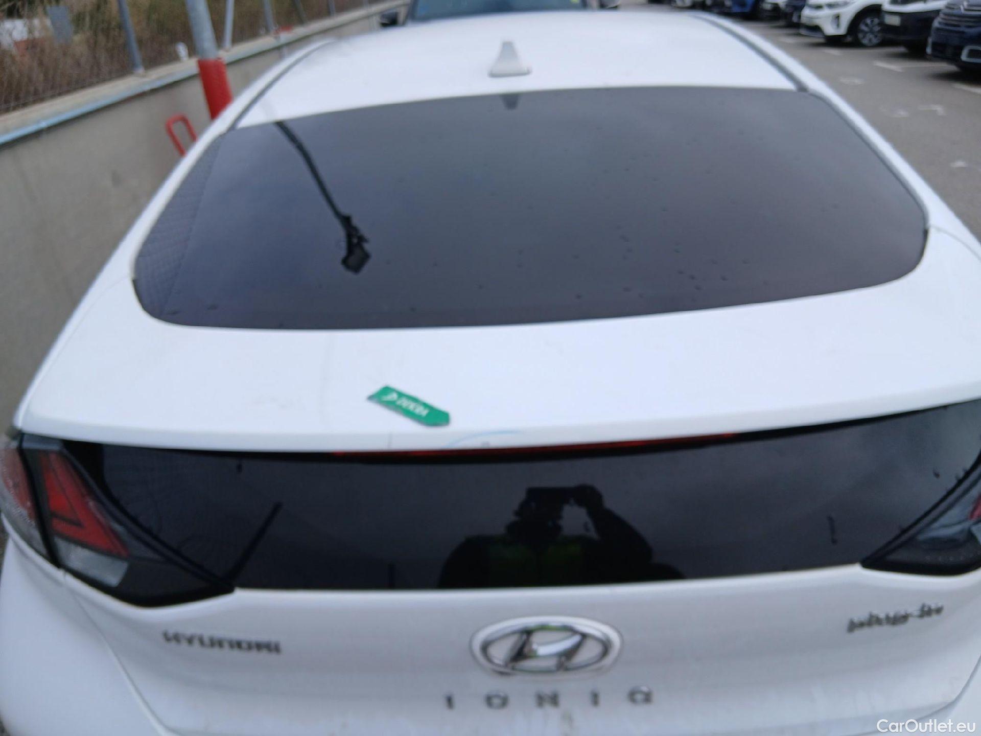  Hyundai   Ioniq HYUNDAI / 2019 / 5P / berlina con portón 1.6 GDI PHEV Tecno DCT #27