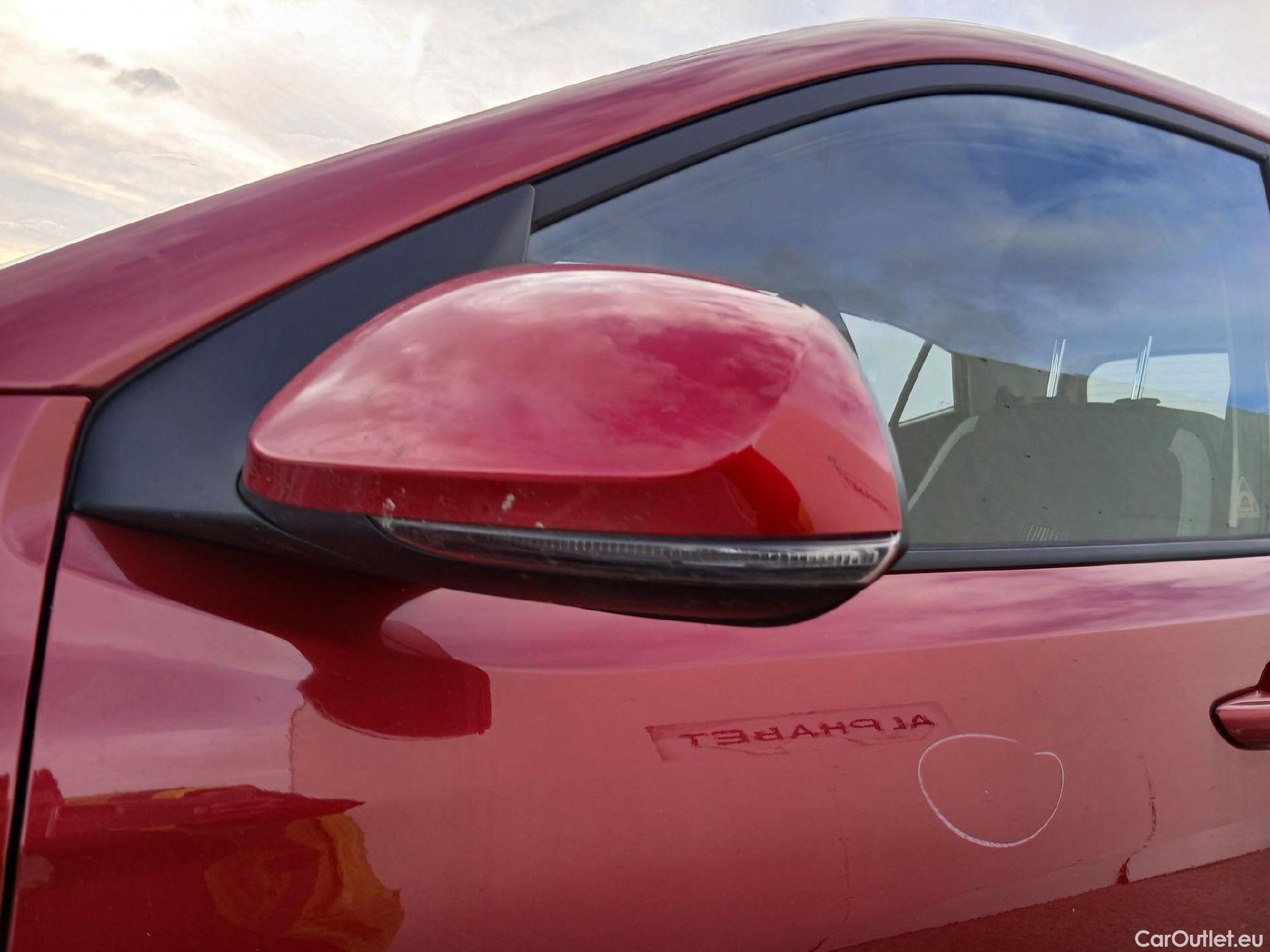  Hyundai  i10 HYUNDAI  / 2020 / 5P / berlina con portón 1.0 Klass #34