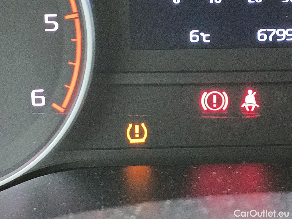  KIA  Sportage KIA  1.6MHEV Drive 100kW(136CV) 4x2(Crist Tintados) #28