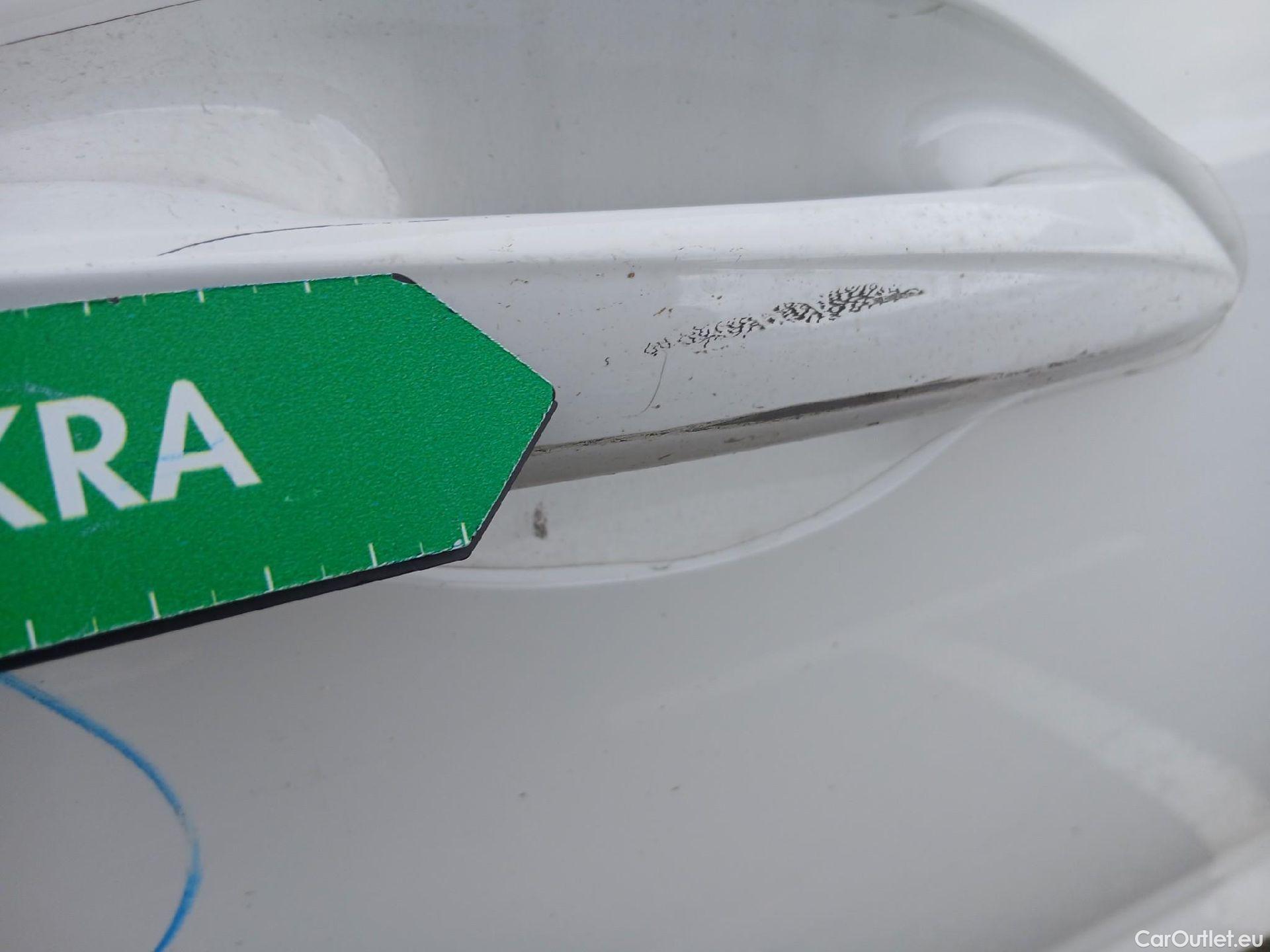  Hyundai  i20 HYUNDAI  / 2020 / 5P / berlina con portón 1.0 TGDI 74kW (100CV) 48V Essence #34