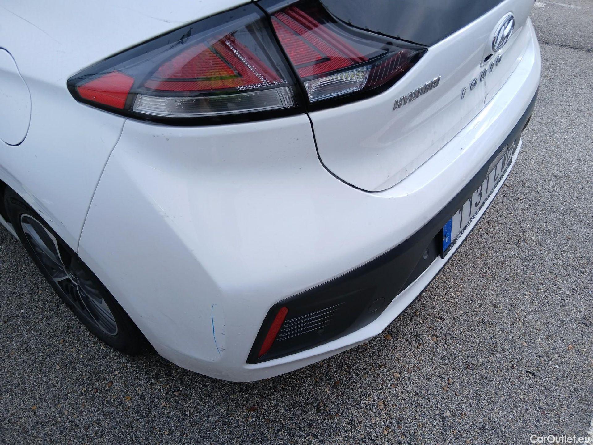  Hyundai   Ioniq HYUNDAI / 2019 / 5P / berlina con portón 1.6 GDI PHEV Tecno DCT #24