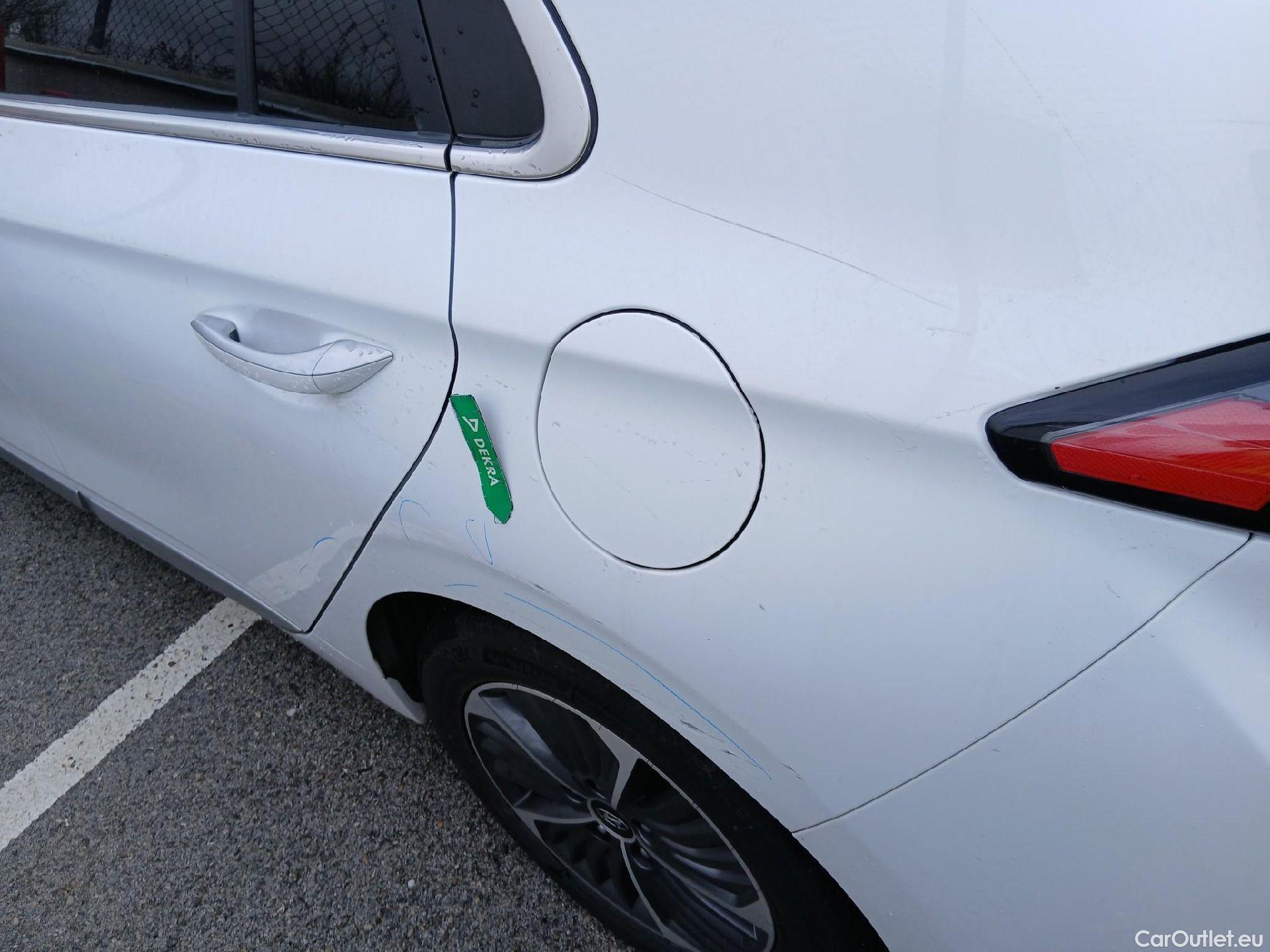  Hyundai   Ioniq HYUNDAI / 2019 / 5P / berlina con portón 1.6 GDI PHEV Tecno DCT #22