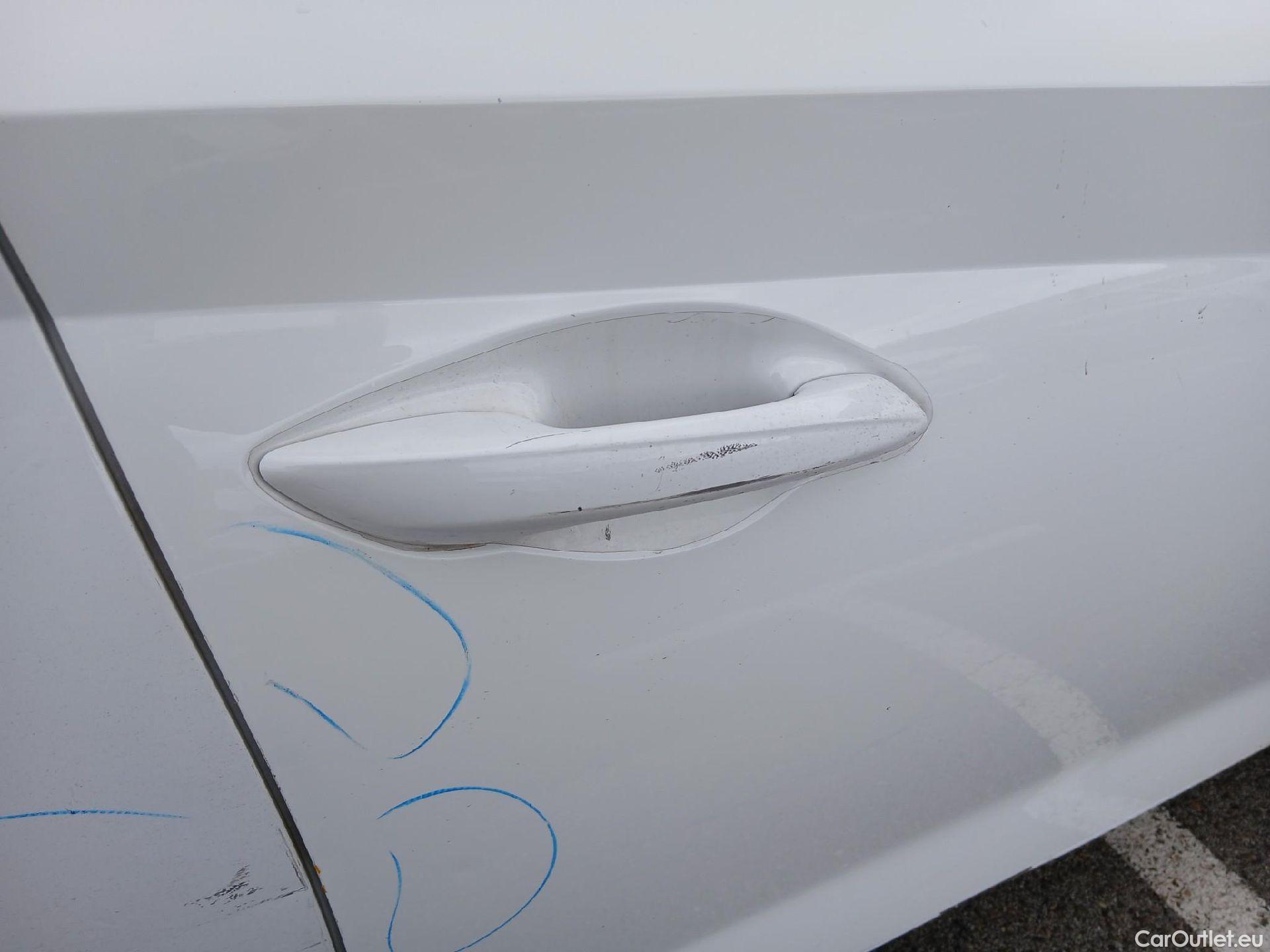  Hyundai  i20 HYUNDAI  / 2020 / 5P / berlina con portón 1.0 TGDI 74kW (100CV) 48V Essence #35