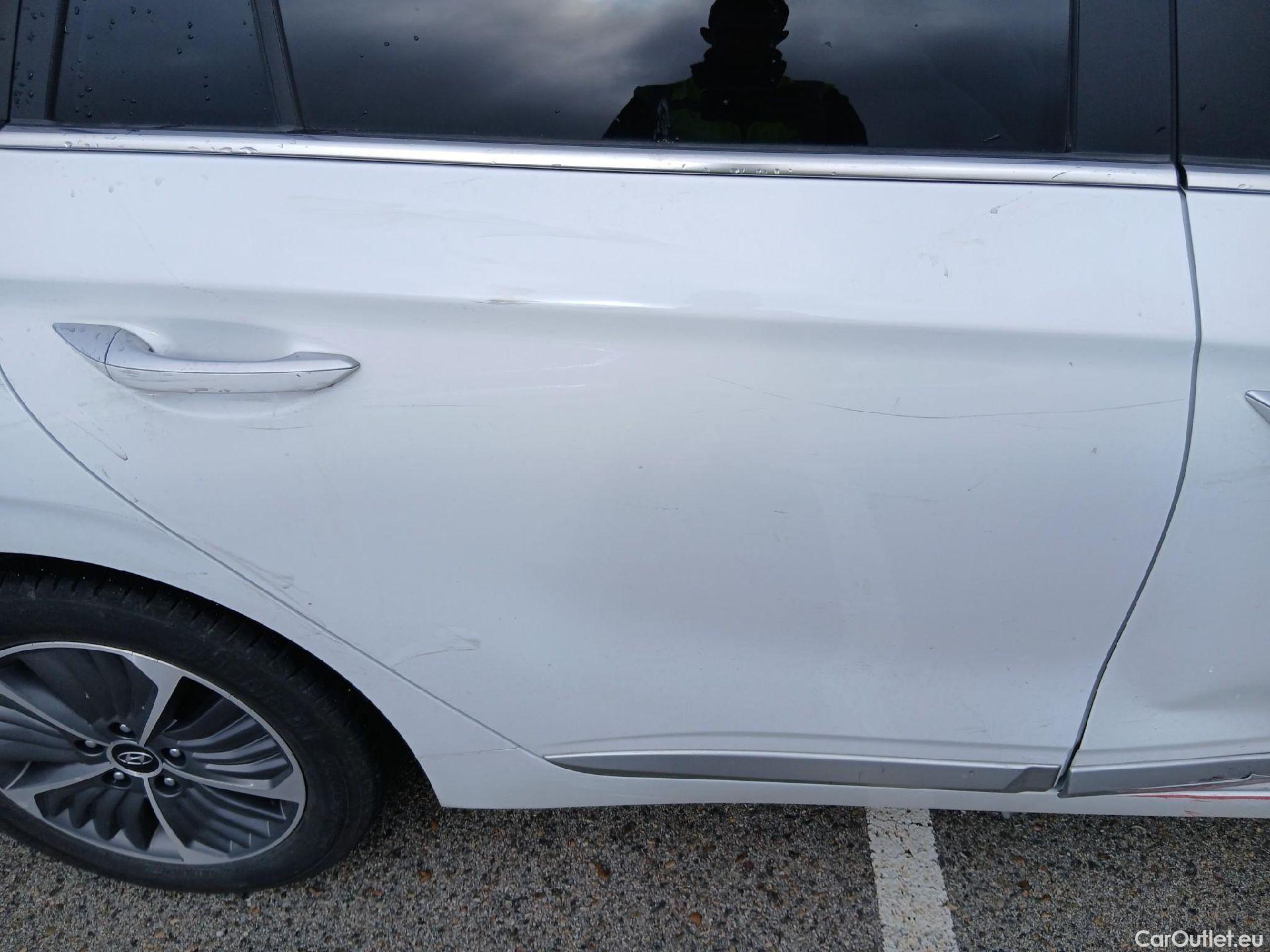  Hyundai   Ioniq HYUNDAI / 2019 / 5P / berlina con portón 1.6 GDI PHEV Tecno DCT #30