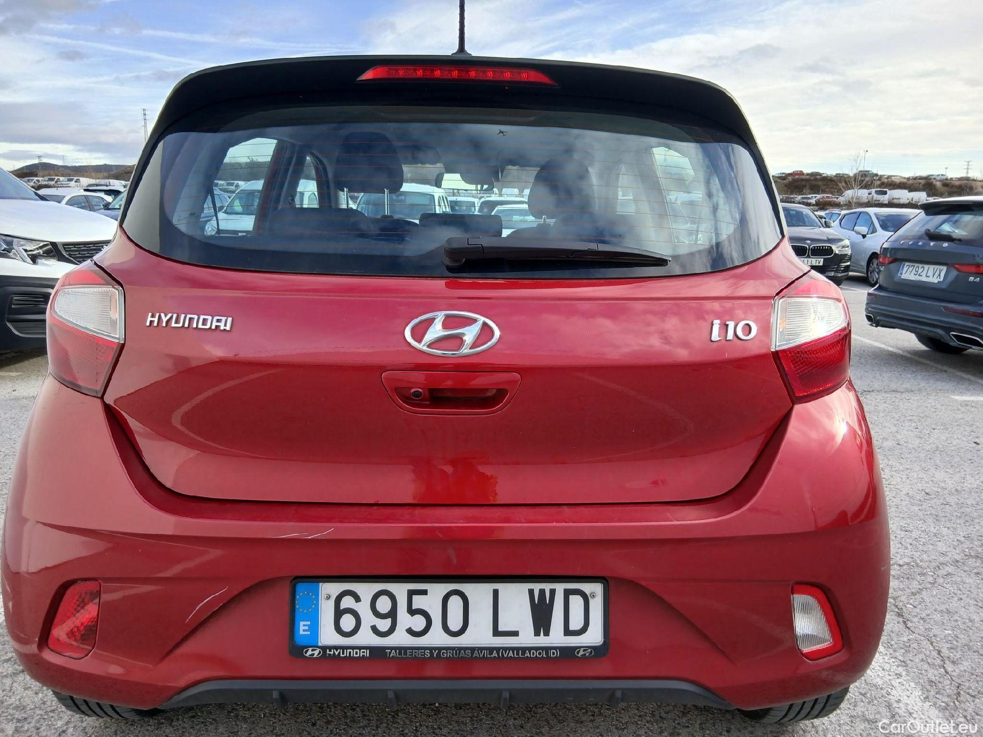  Hyundai  i10 HYUNDAI  / 2020 / 5P / berlina con portón 1.0 Klass #17
