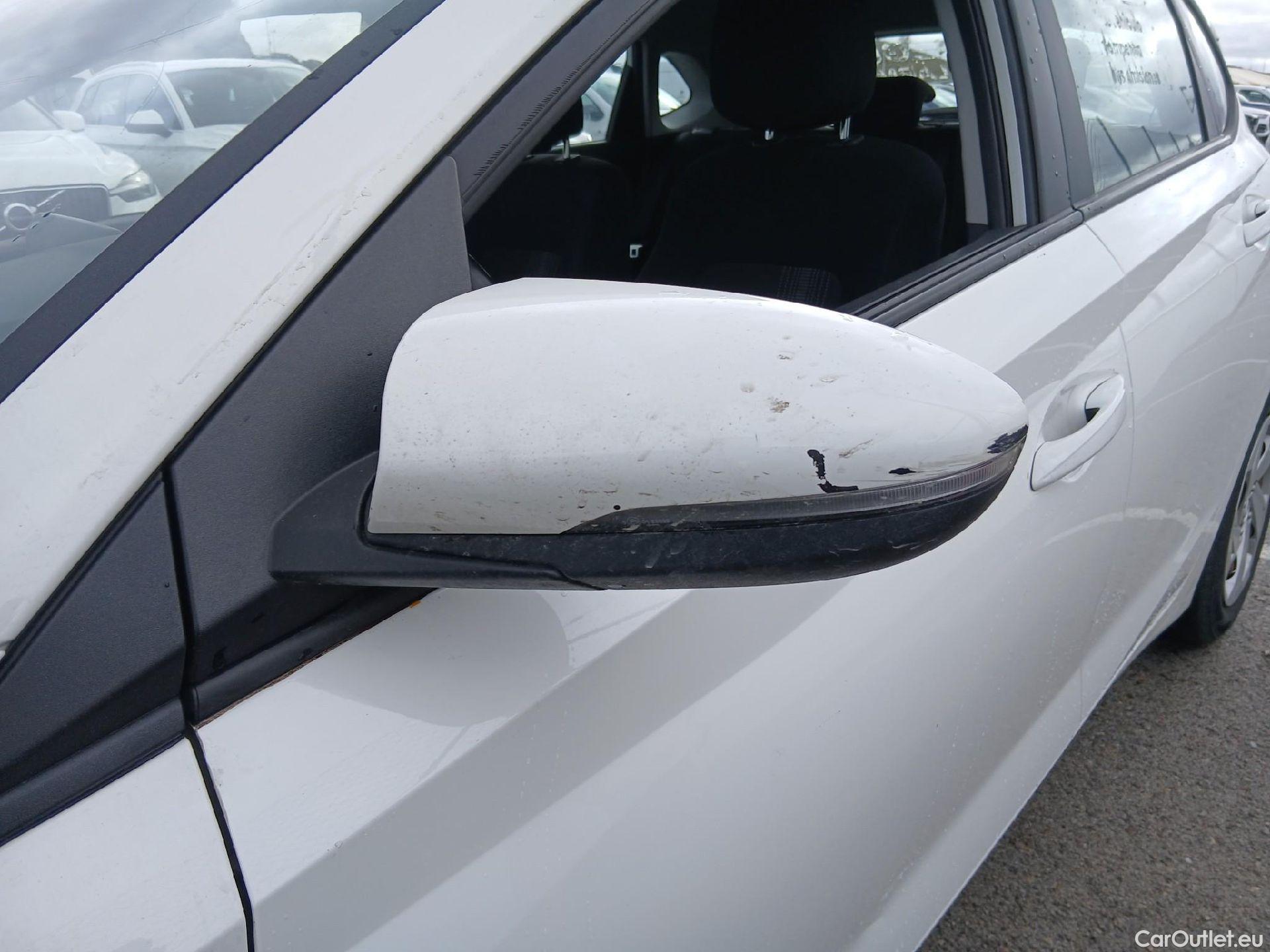  Hyundai  i20 HYUNDAI  / 2020 / 5P / berlina con portón 1.0 TGDI 74kW (100CV) 48V Essence #3