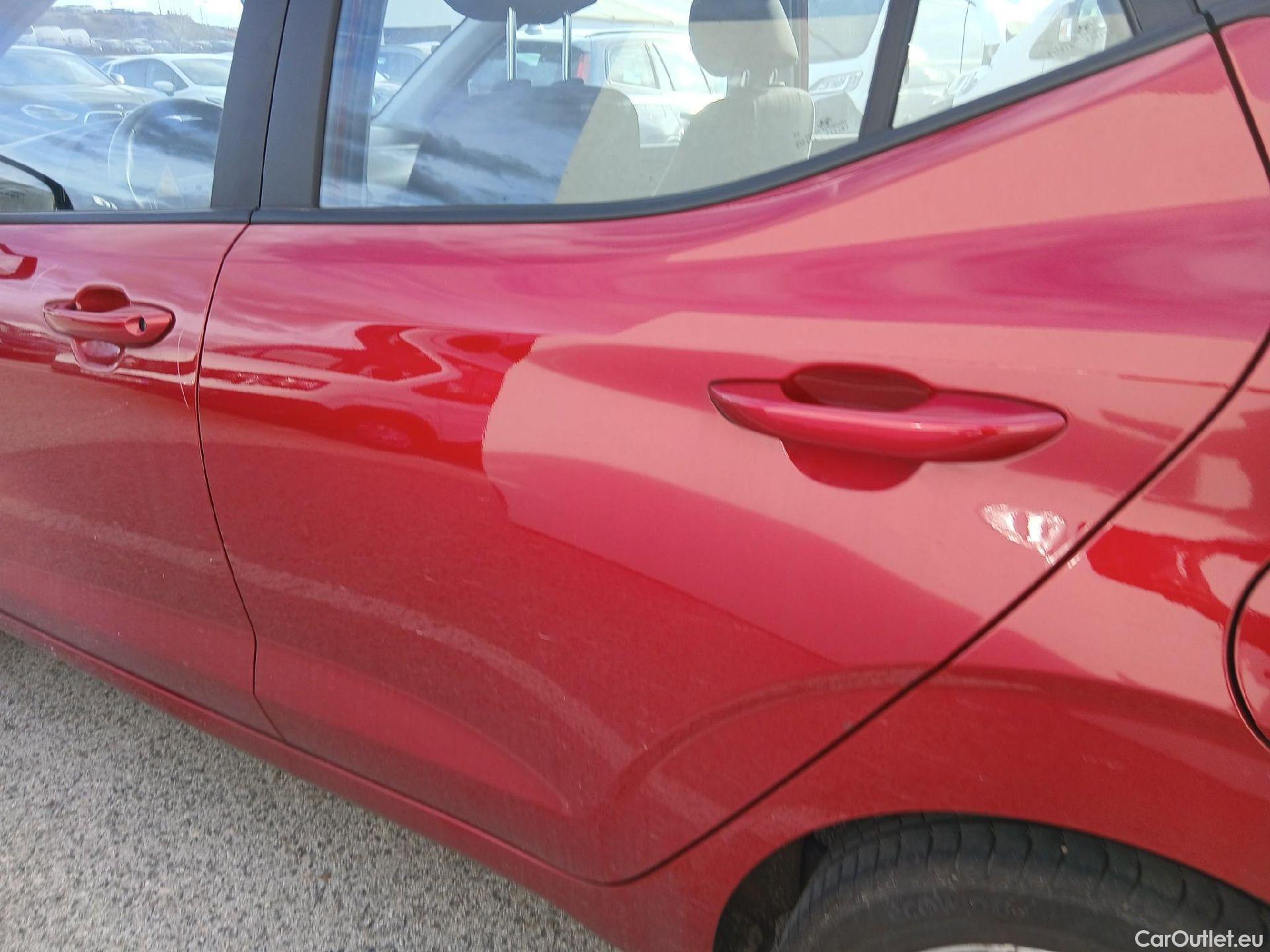  Hyundai  i10 HYUNDAI  / 2020 / 5P / berlina con portón 1.0 Klass #13