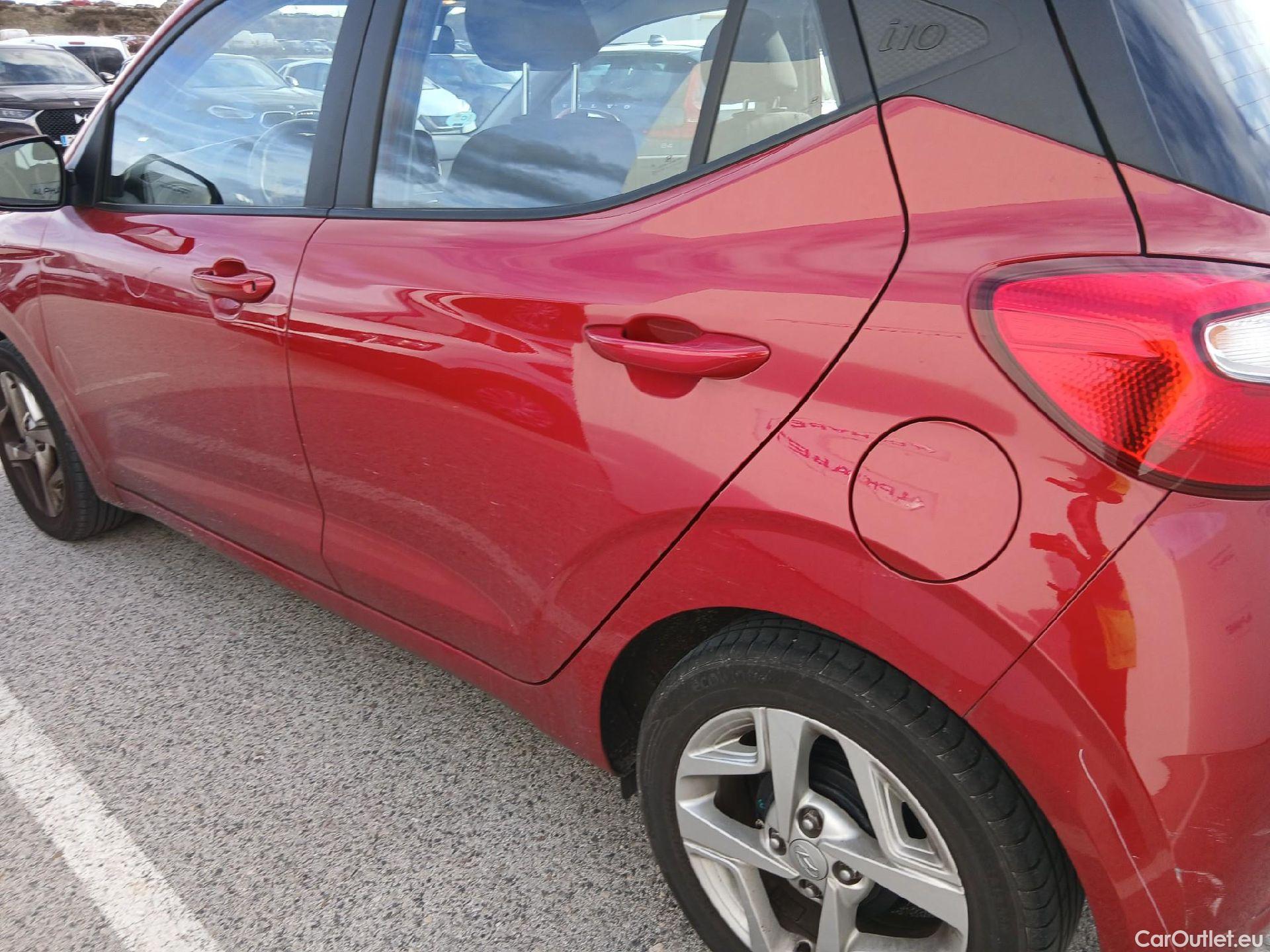  Hyundai  i10 HYUNDAI  / 2020 / 5P / berlina con portón 1.0 Klass #14