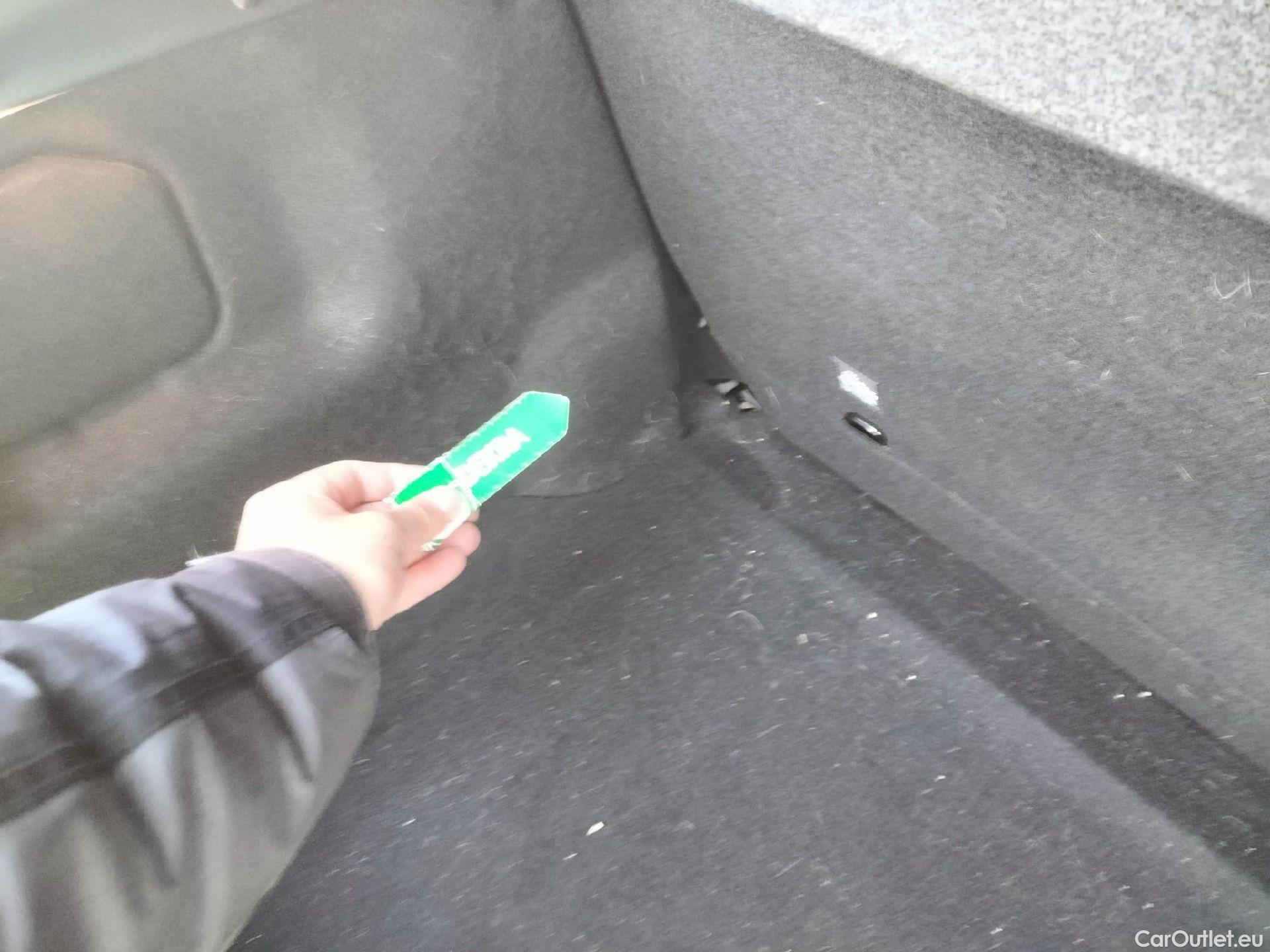  Citroen  C3 CITROEN  / 2020 / 5P / berlina con portón PureTech 60KW (83CV) Feel Pack #34