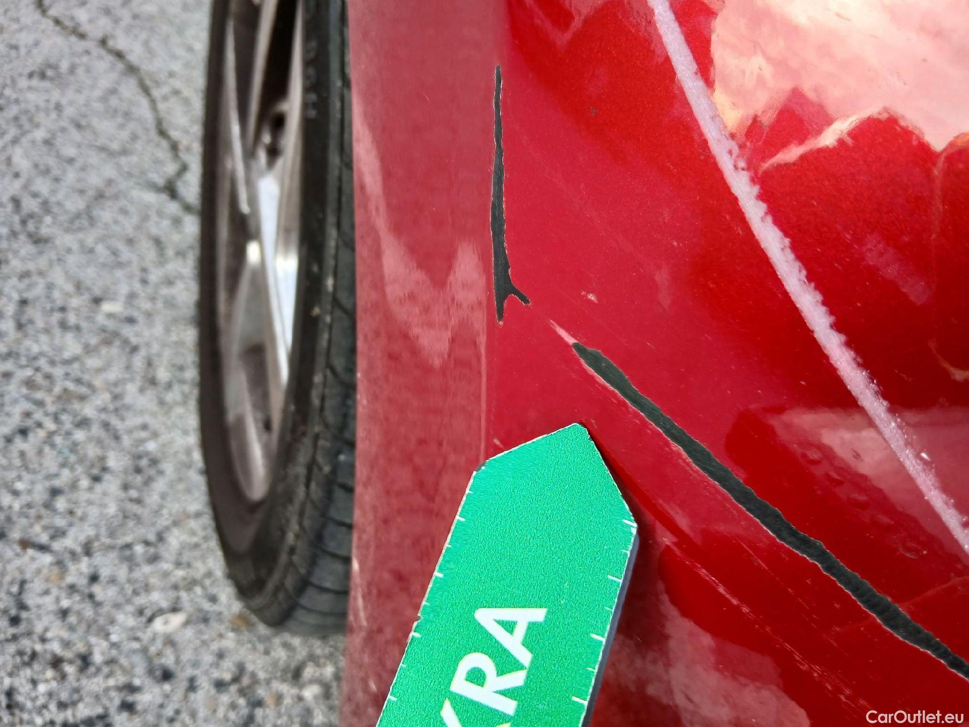  Hyundai  i10 HYUNDAI  / 2020 / 5P / berlina con portón 1.0 Klass #3