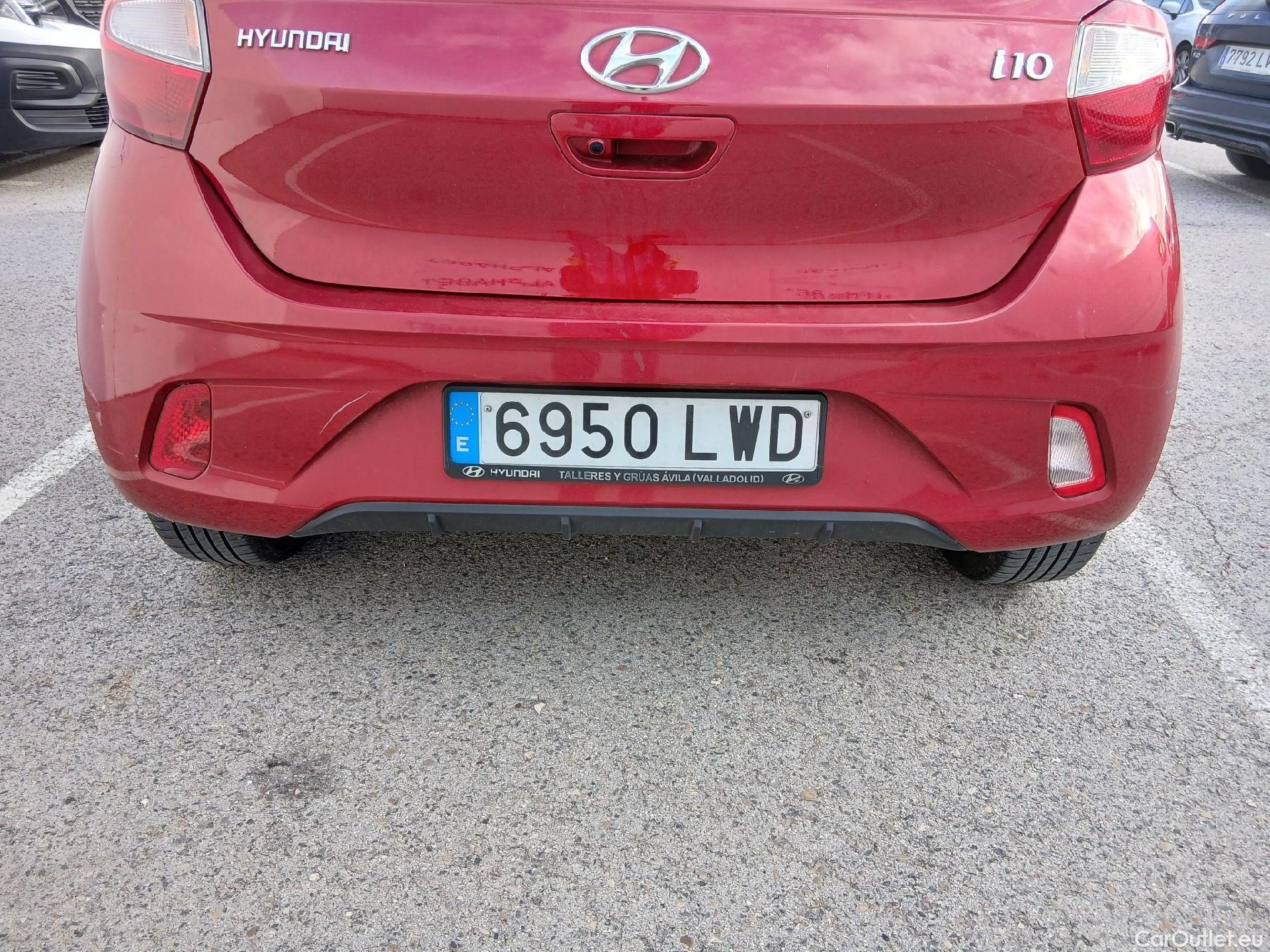  Hyundai  i10 HYUNDAI  / 2020 / 5P / berlina con portón 1.0 Klass #15