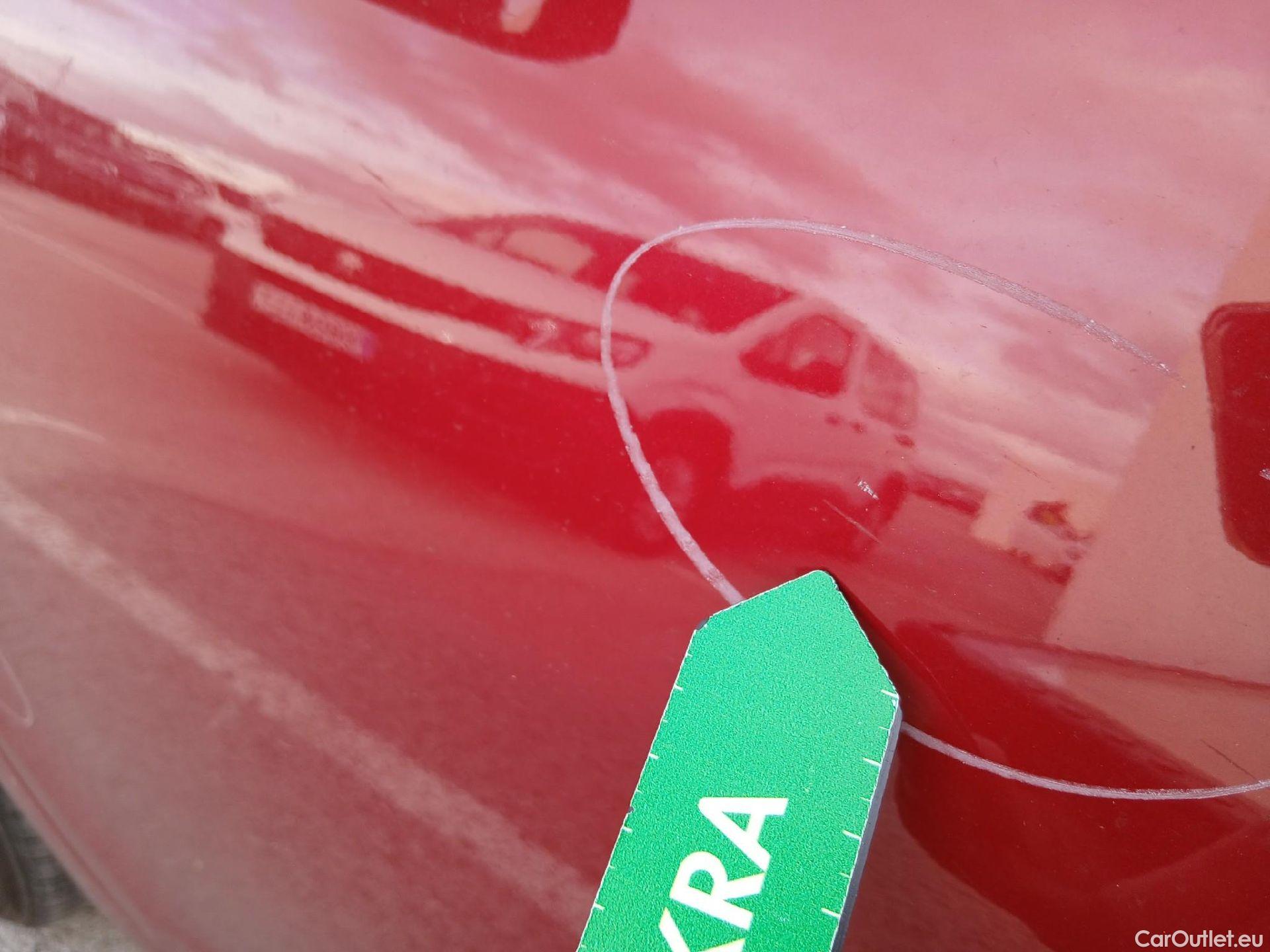  Hyundai  i10 HYUNDAI  / 2020 / 5P / berlina con portón 1.0 Klass #10