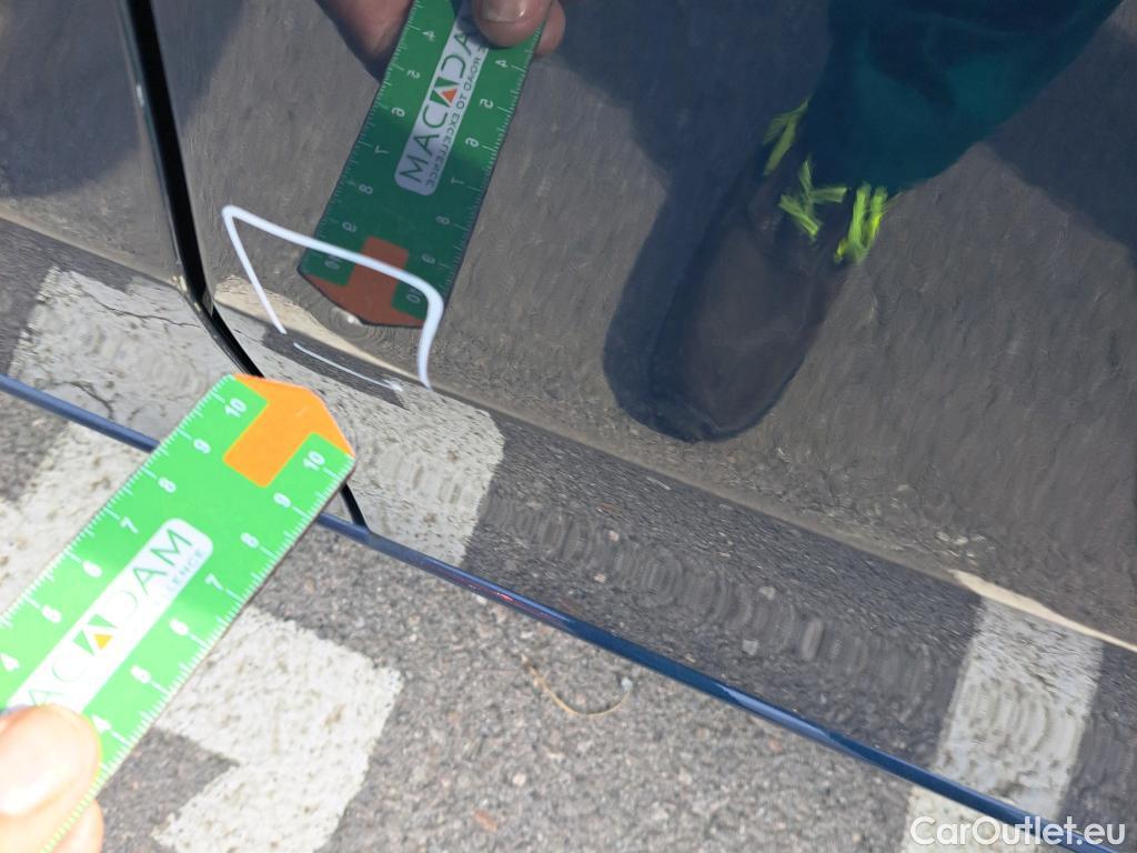  Mercedes  A-Klasse MERCEDES-BENZ Clase A / 2018 / 5P / berlina con portón A 180 d #24