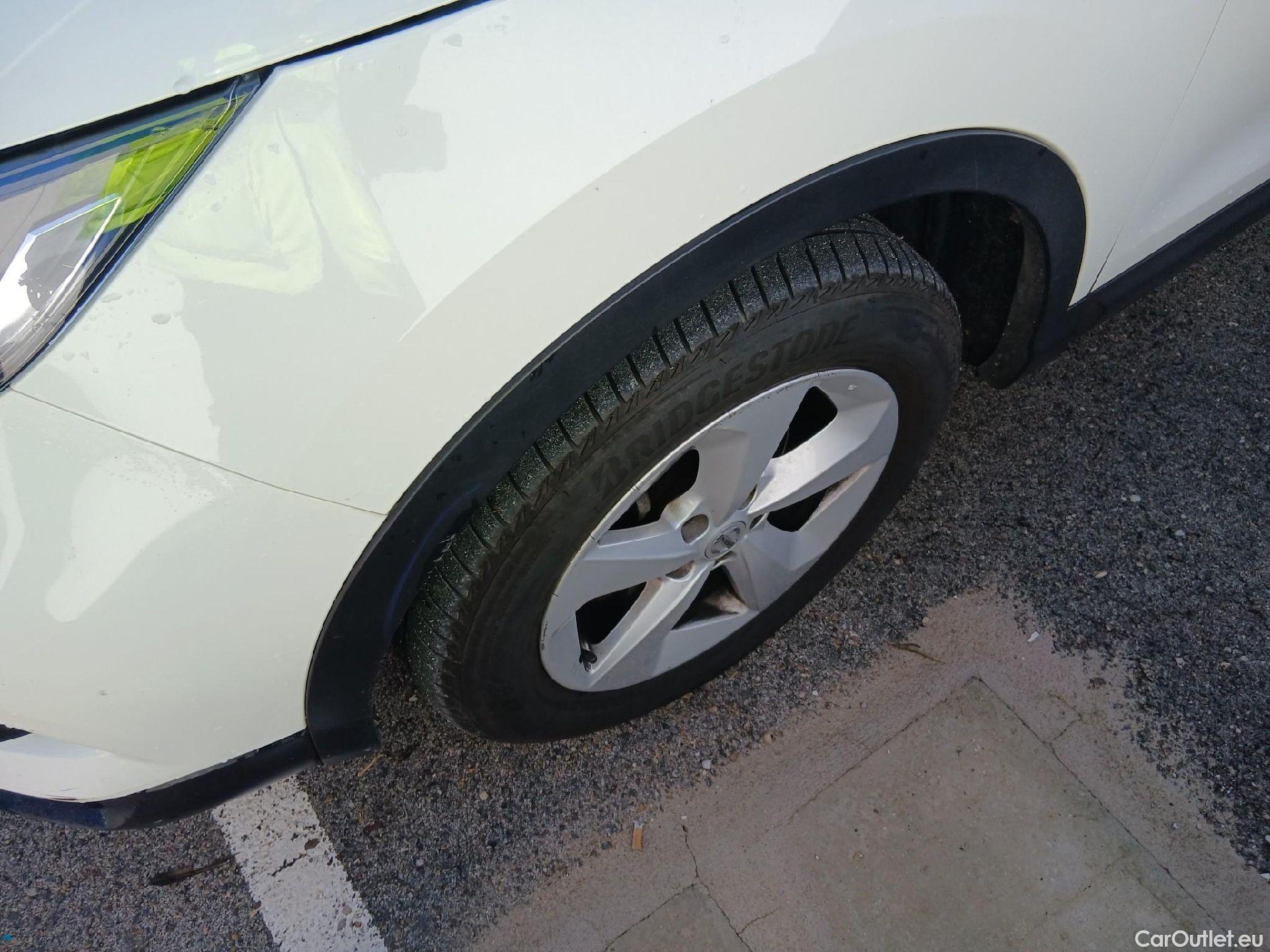  Nissan  Qashqai NISSAN  / 2017 / 5P / todoterreno DIG-T 103 kW (140 CV) E6D ACENTA #13