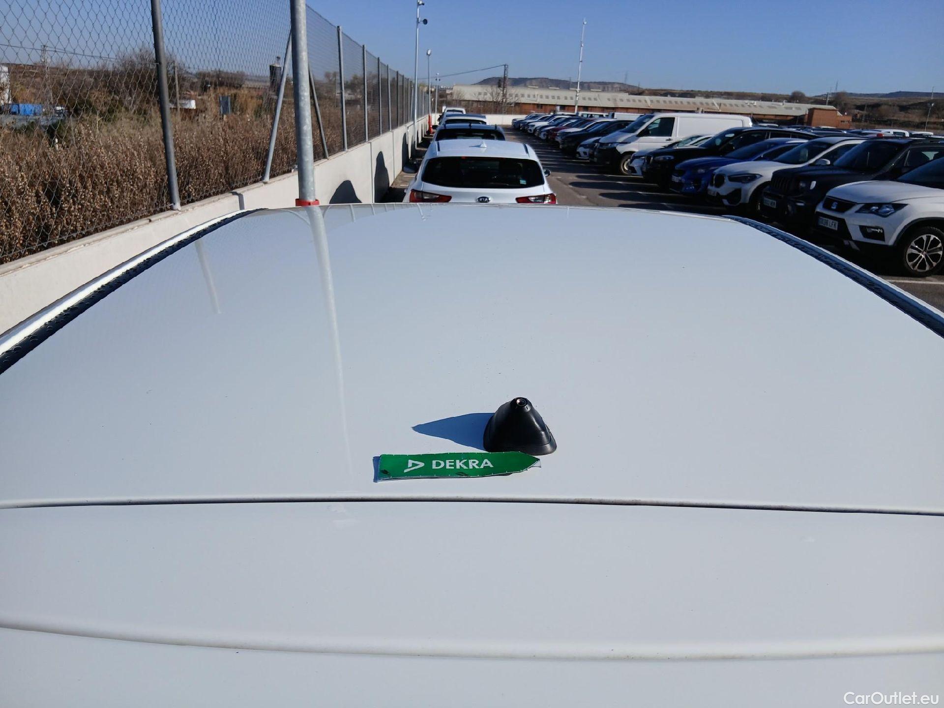  Nissan  Qashqai NISSAN  / 2017 / 5P / todoterreno DIG-T 103 kW (140 CV) E6D ACENTA #31