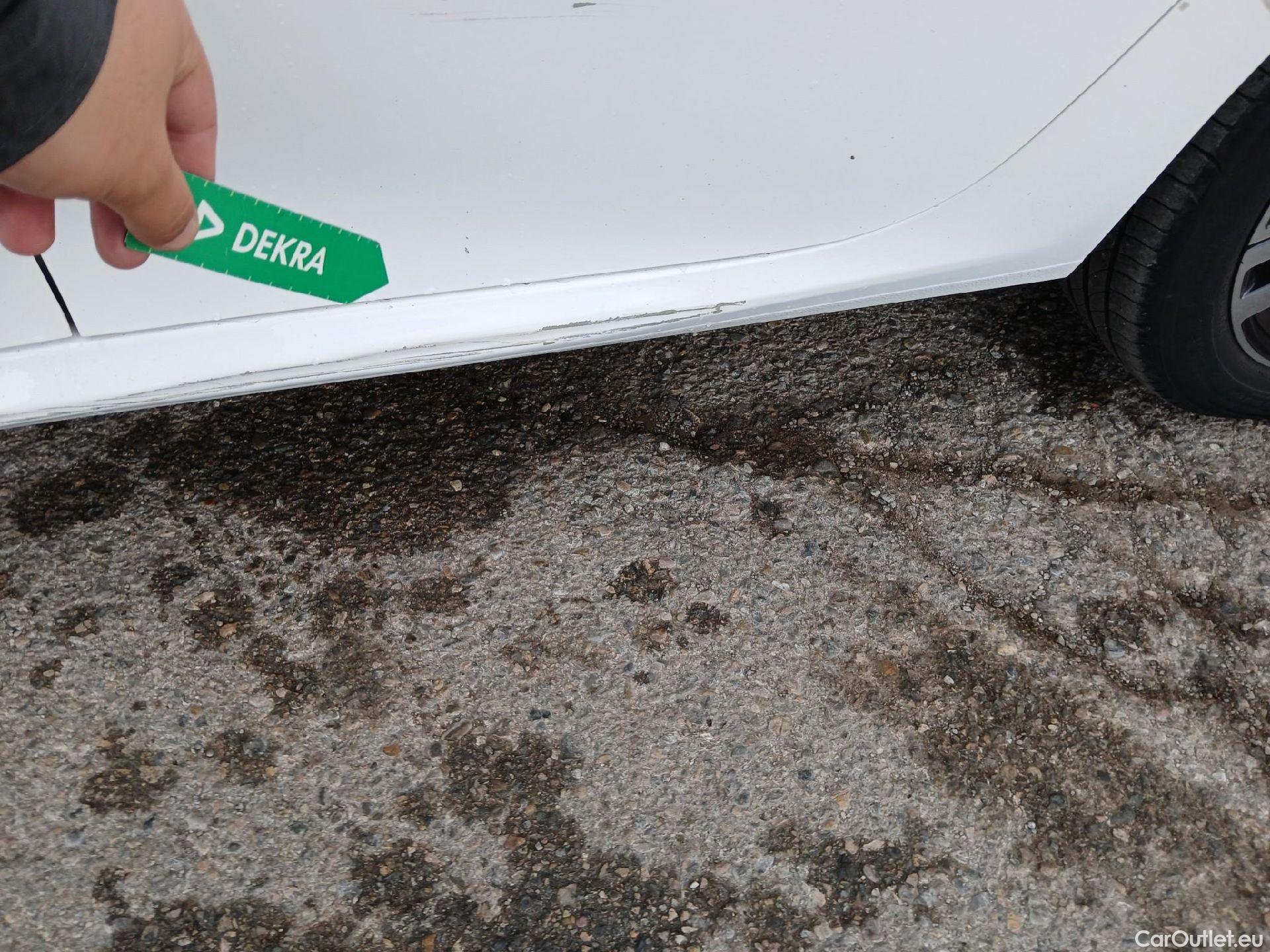  Peugeot  208 PEUGEOT  / 2019 / 5P / berlina con portón PureTech 73kW (100CV) Allure (CX) #15