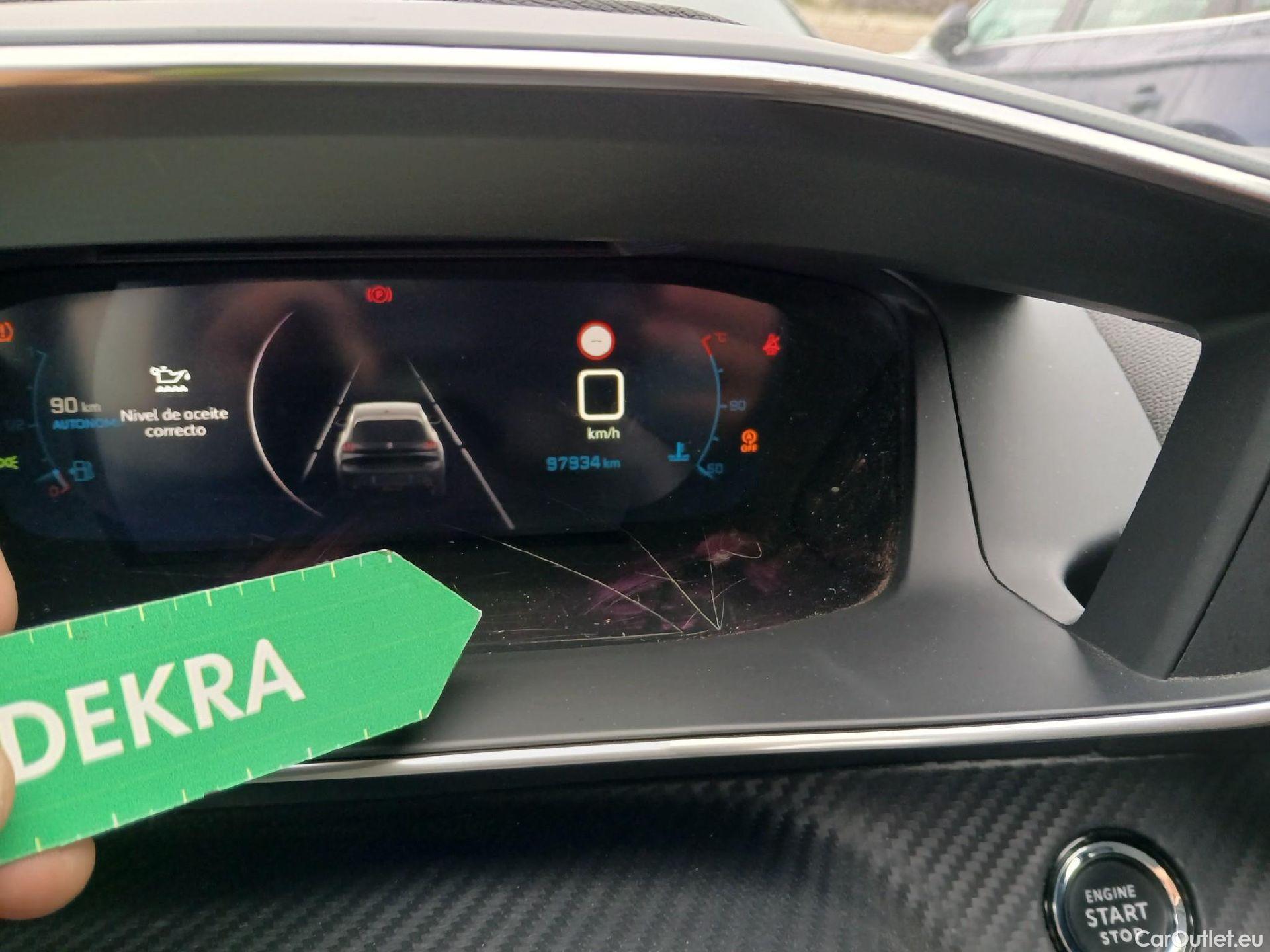  Peugeot  208 PEUGEOT  / 2019 / 5P / berlina con portón PureTech 73kW (100CV) Allure (CX) #1