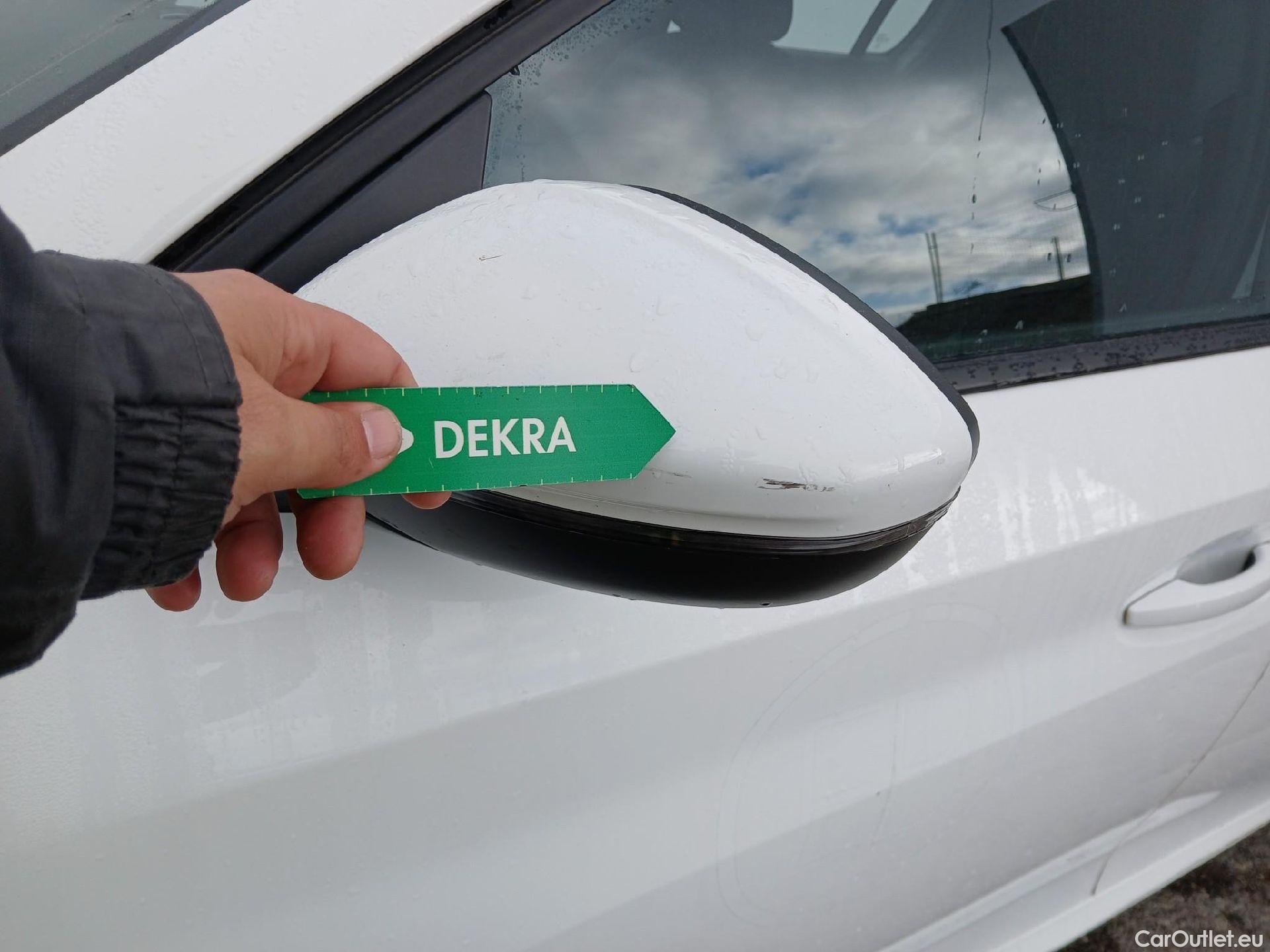  Peugeot  208 PEUGEOT  / 2019 / 5P / berlina con portón PureTech 73kW (100CV) Allure (CX) #10