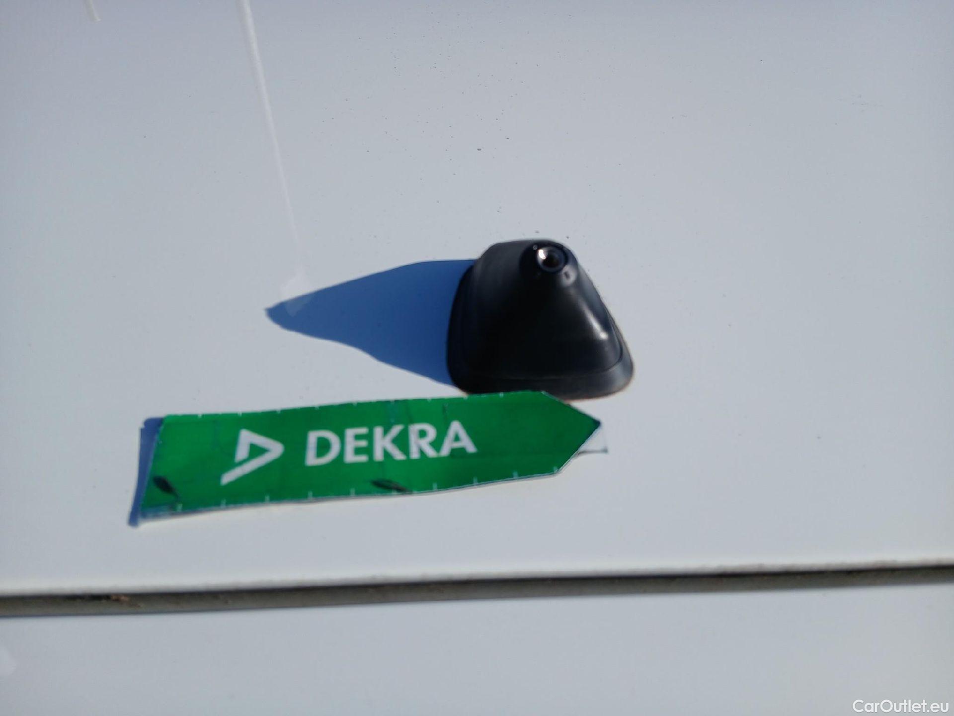  Nissan  Qashqai NISSAN  / 2017 / 5P / todoterreno DIG-T 103 kW (140 CV) E6D ACENTA #30