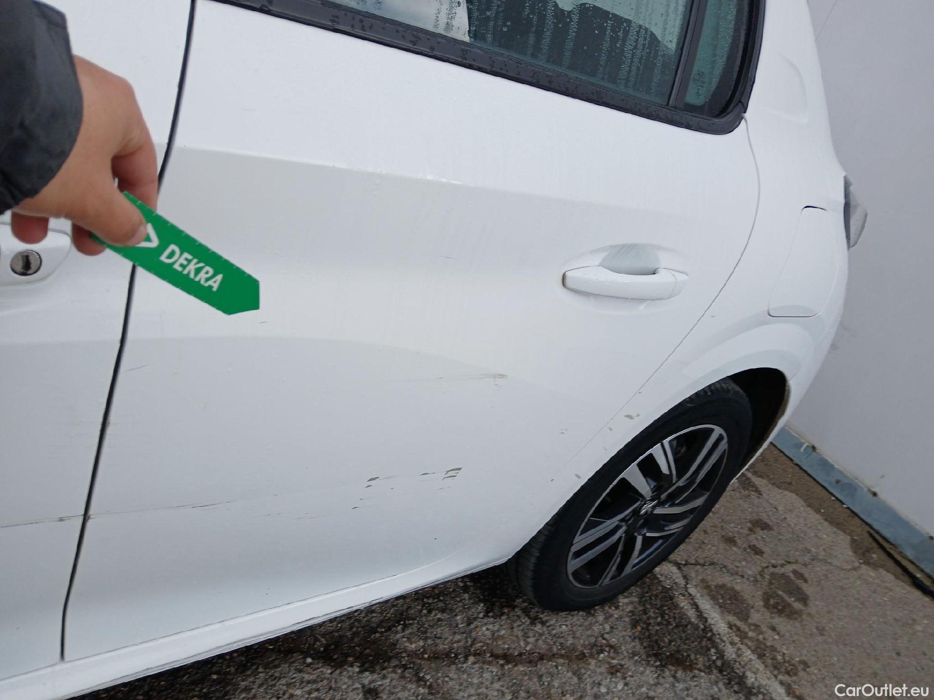  Peugeot  208 PEUGEOT  / 2019 / 5P / berlina con portón PureTech 73kW (100CV) Allure (CX) #18