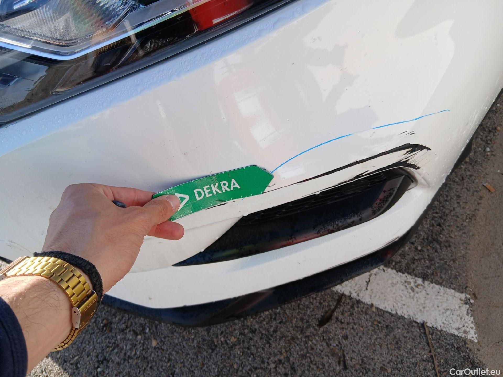  Nissan  Qashqai NISSAN  / 2017 / 5P / todoterreno DIG-T 103 kW (140 CV) E6D ACENTA #3