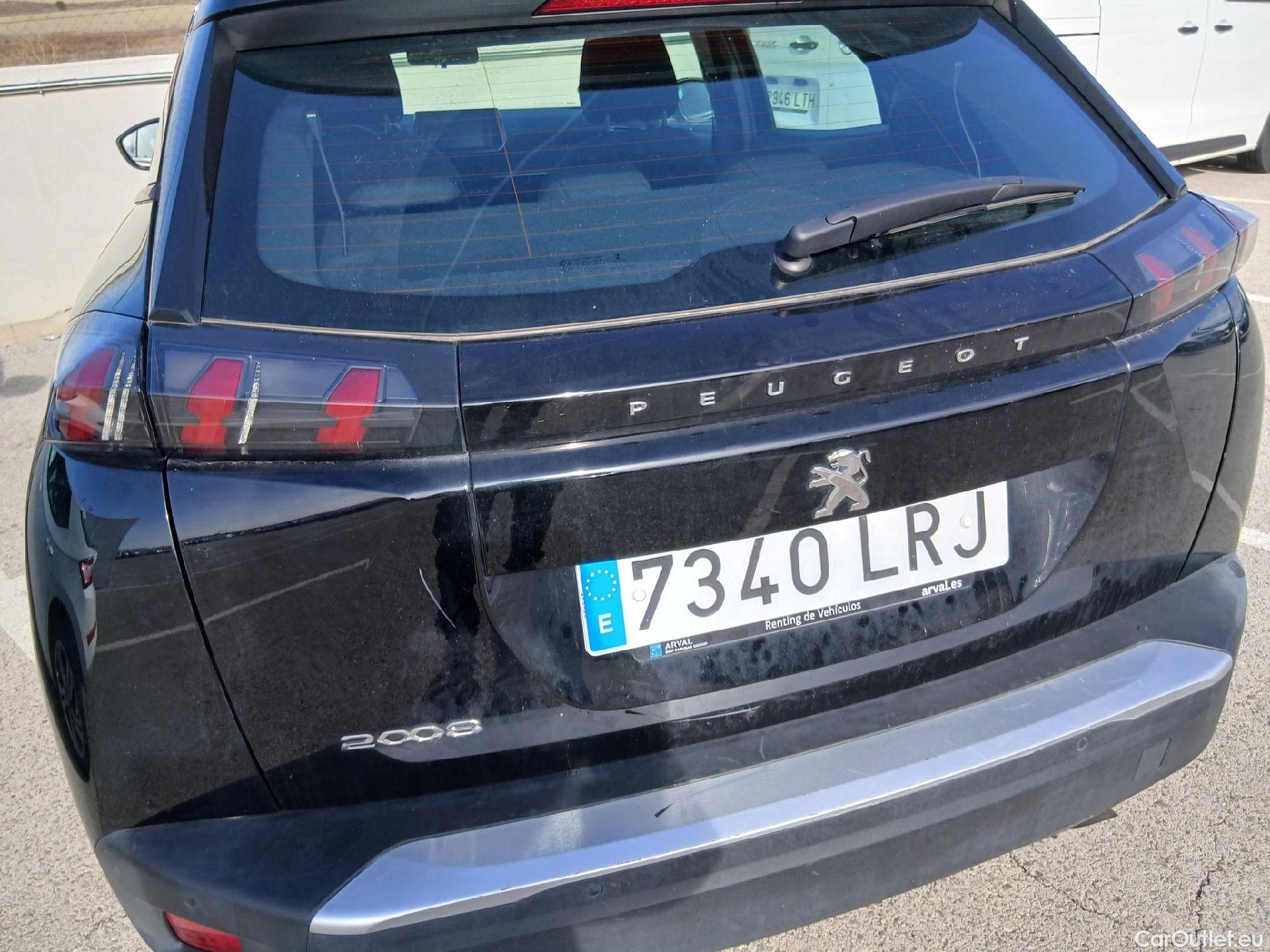  Peugeot  2008 PEUGEOT  / 2019 / 5P / todoterreno Active Puretech 100 S&S BVM6 #26