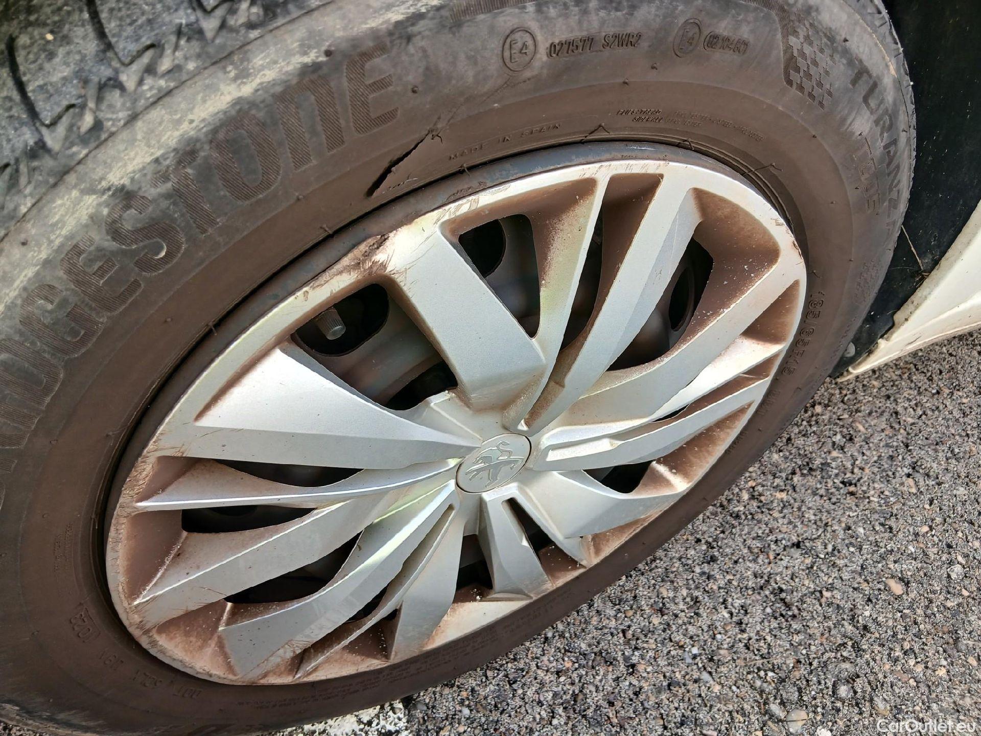  Peugeot  208  Active 1.5 HDi 100CV MT6 E6d #1