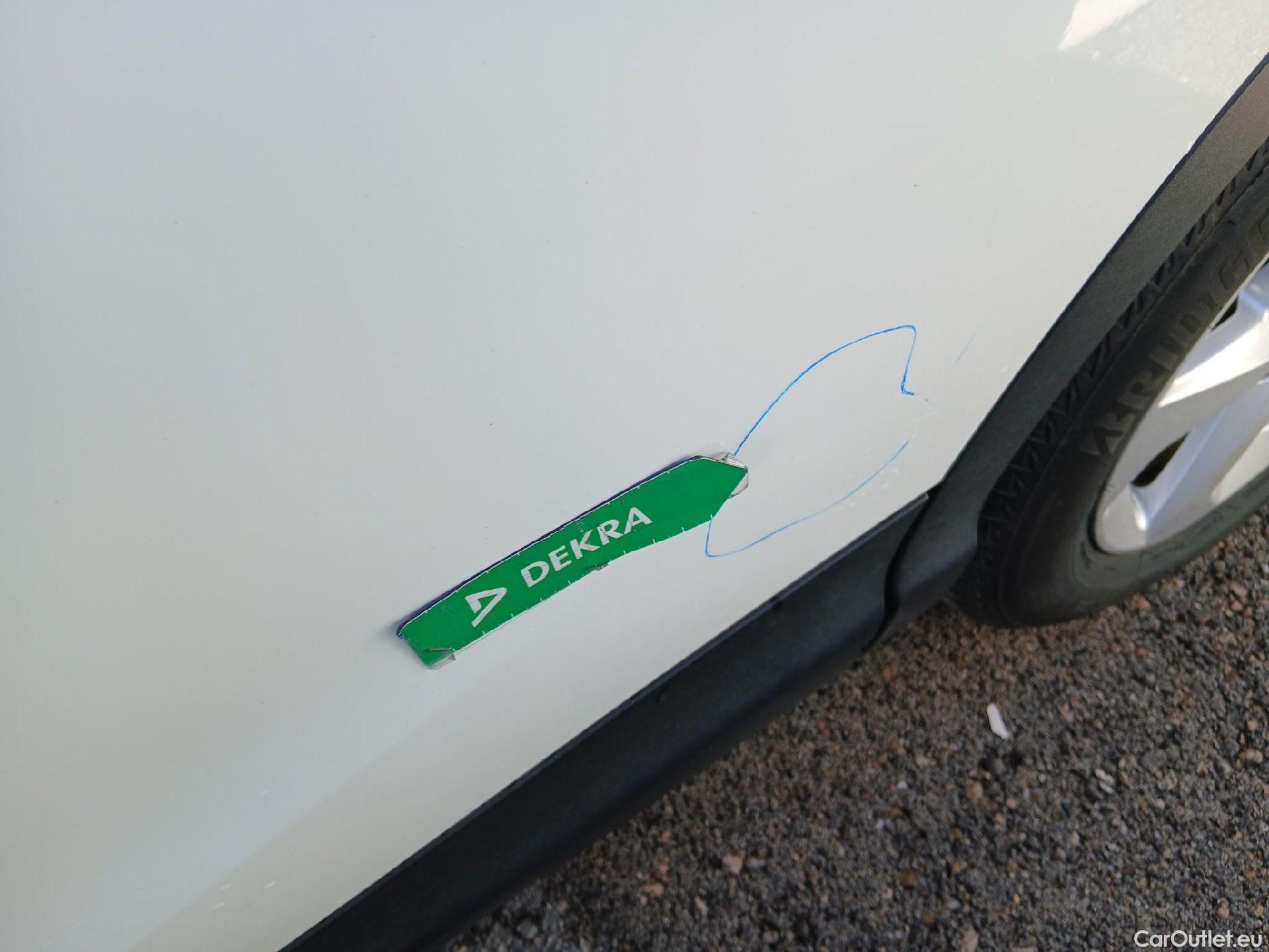  Nissan  Qashqai NISSAN  / 2017 / 5P / todoterreno DIG-T 103 kW (140 CV) E6D ACENTA #17