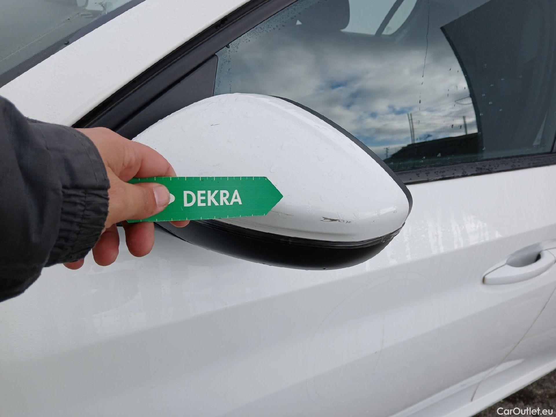  Peugeot  208 PEUGEOT  / 2019 / 5P / berlina con portón PureTech 73kW (100CV) Allure (CX) #11