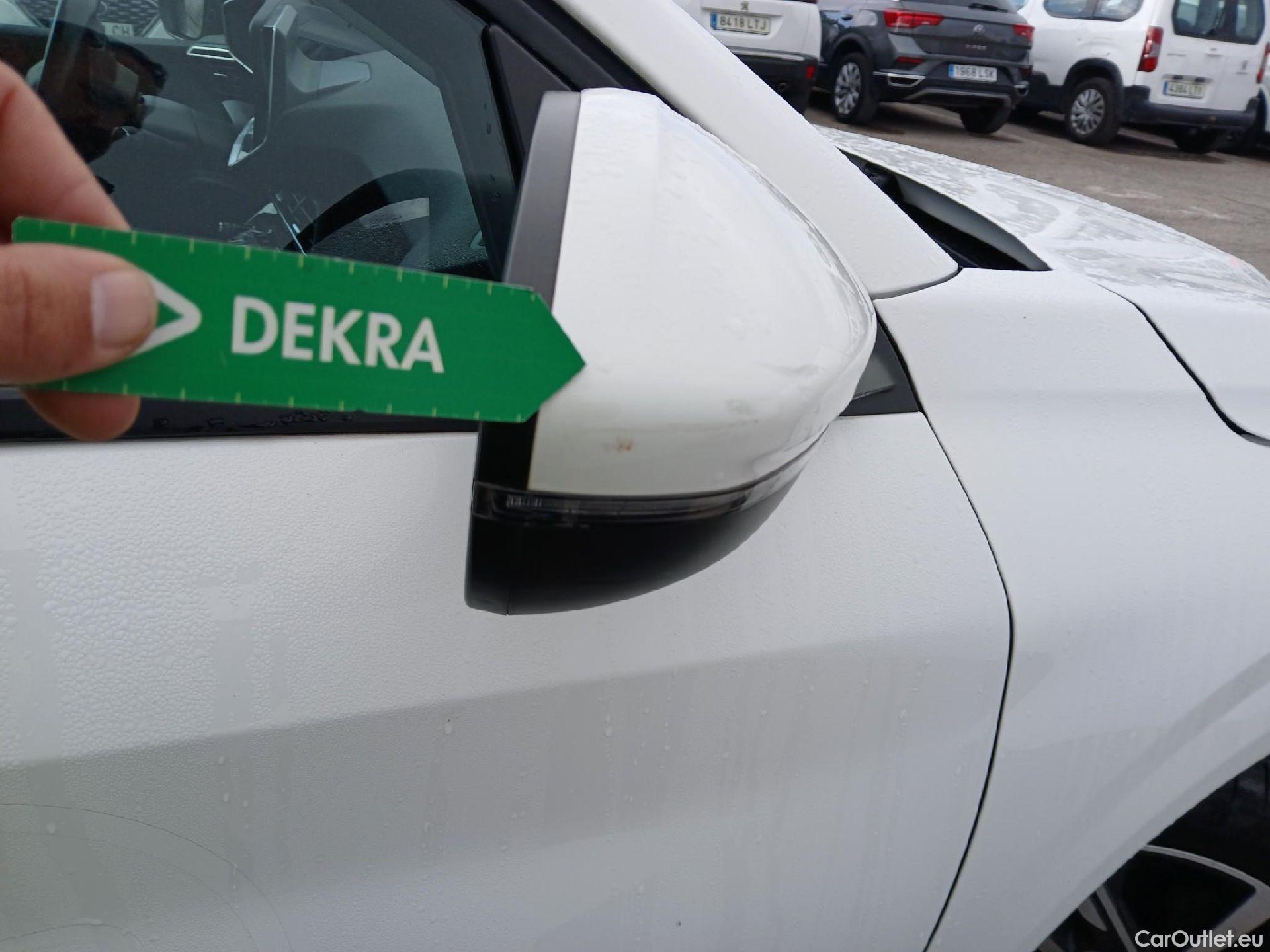  Peugeot  208 PEUGEOT  / 2019 / 5P / berlina con portón PureTech 73kW (100CV) Allure (CX) #37