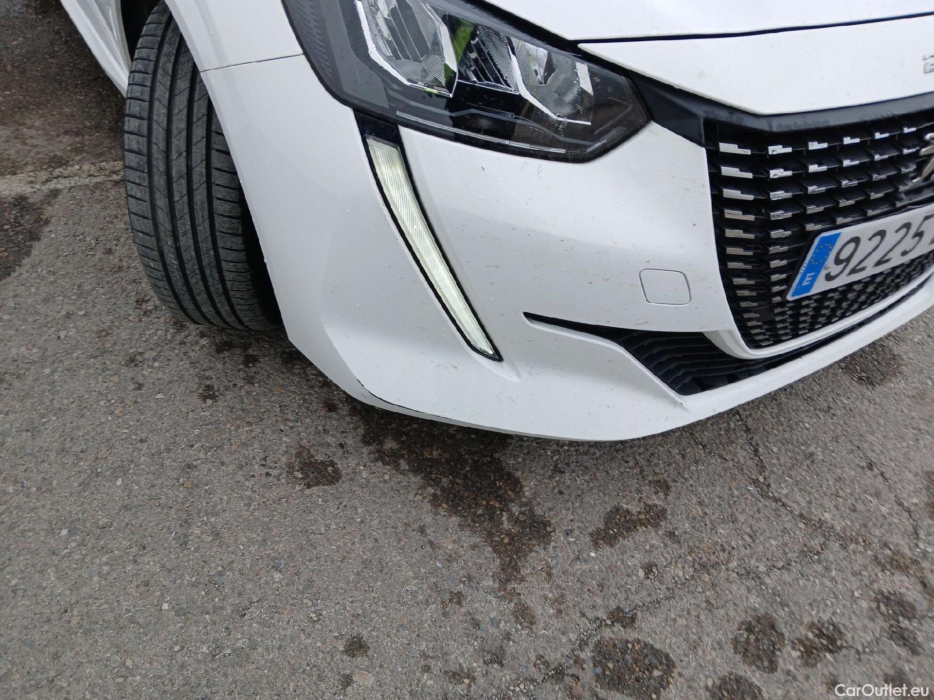  Peugeot  208 PEUGEOT  / 2019 / 5P / berlina con portón PureTech 73kW (100CV) Allure (CX) #7