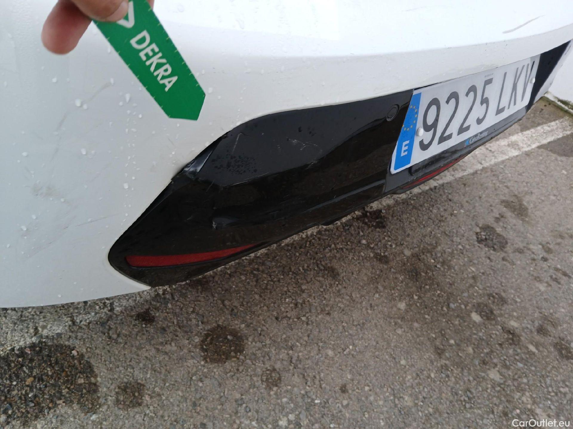  Peugeot  208 PEUGEOT  / 2019 / 5P / berlina con portón PureTech 73kW (100CV) Allure (CX) #24