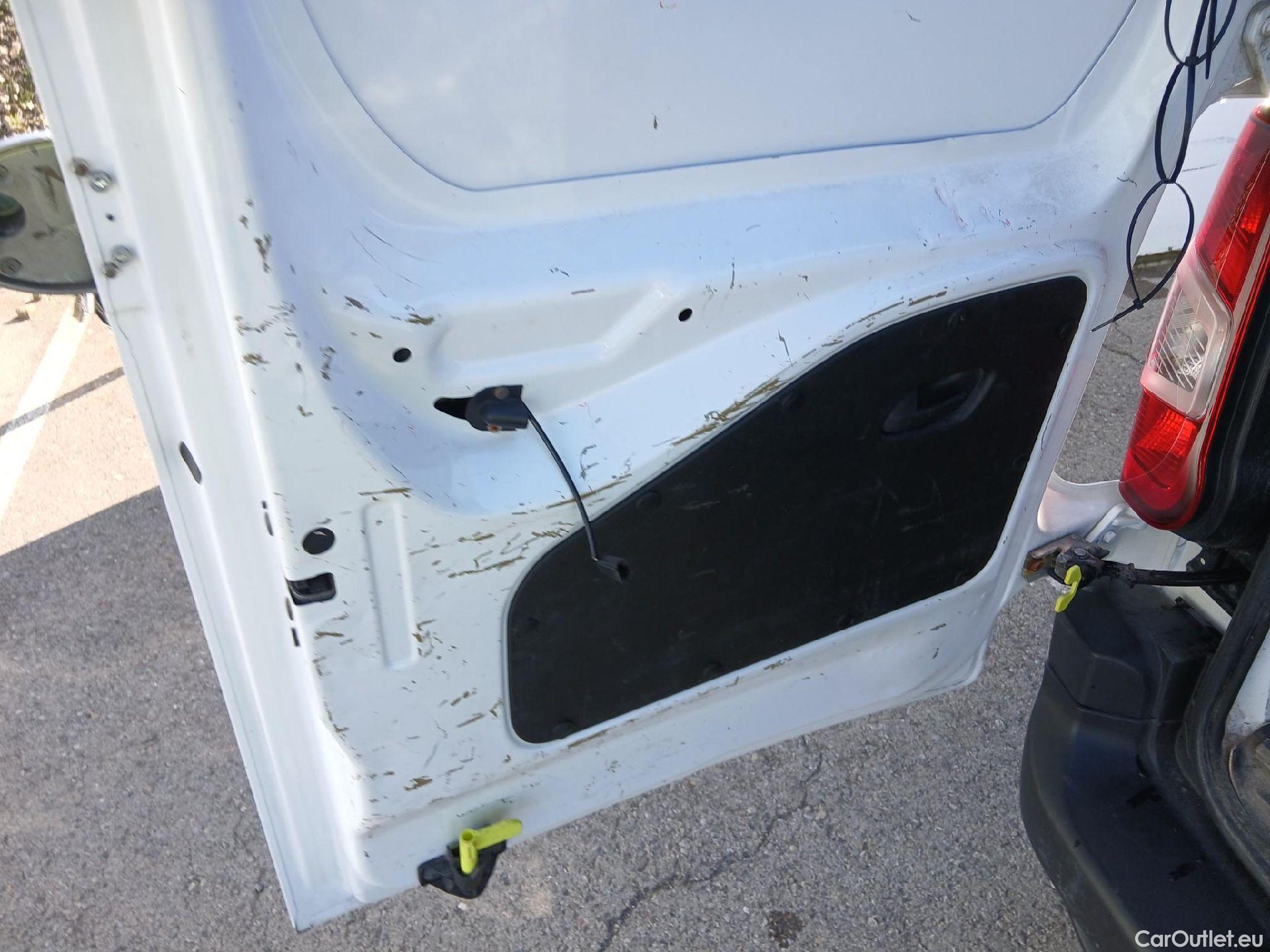  Citroen  Berlingo CITROEN  / 2018 / 3P / furgón derivado de turismo Talla M BlueHDi 73kW CONTROL (AC) #37