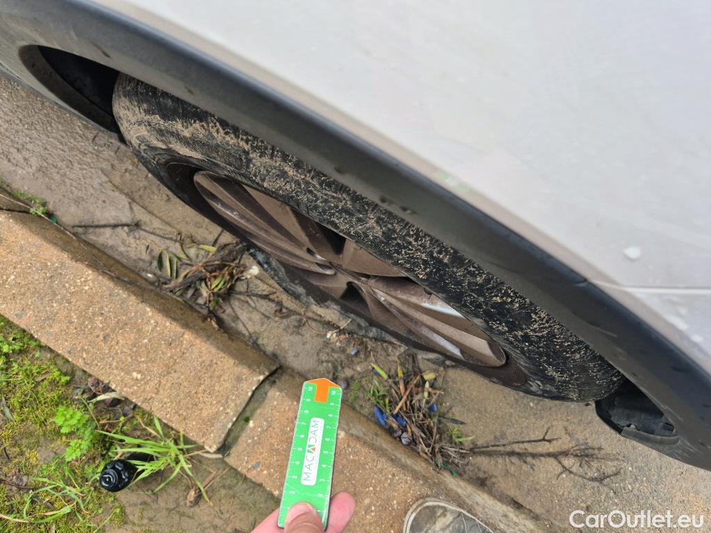  Seat  Arona  Style Special Edition 1.0 TSI 115CV MT6 6E #4