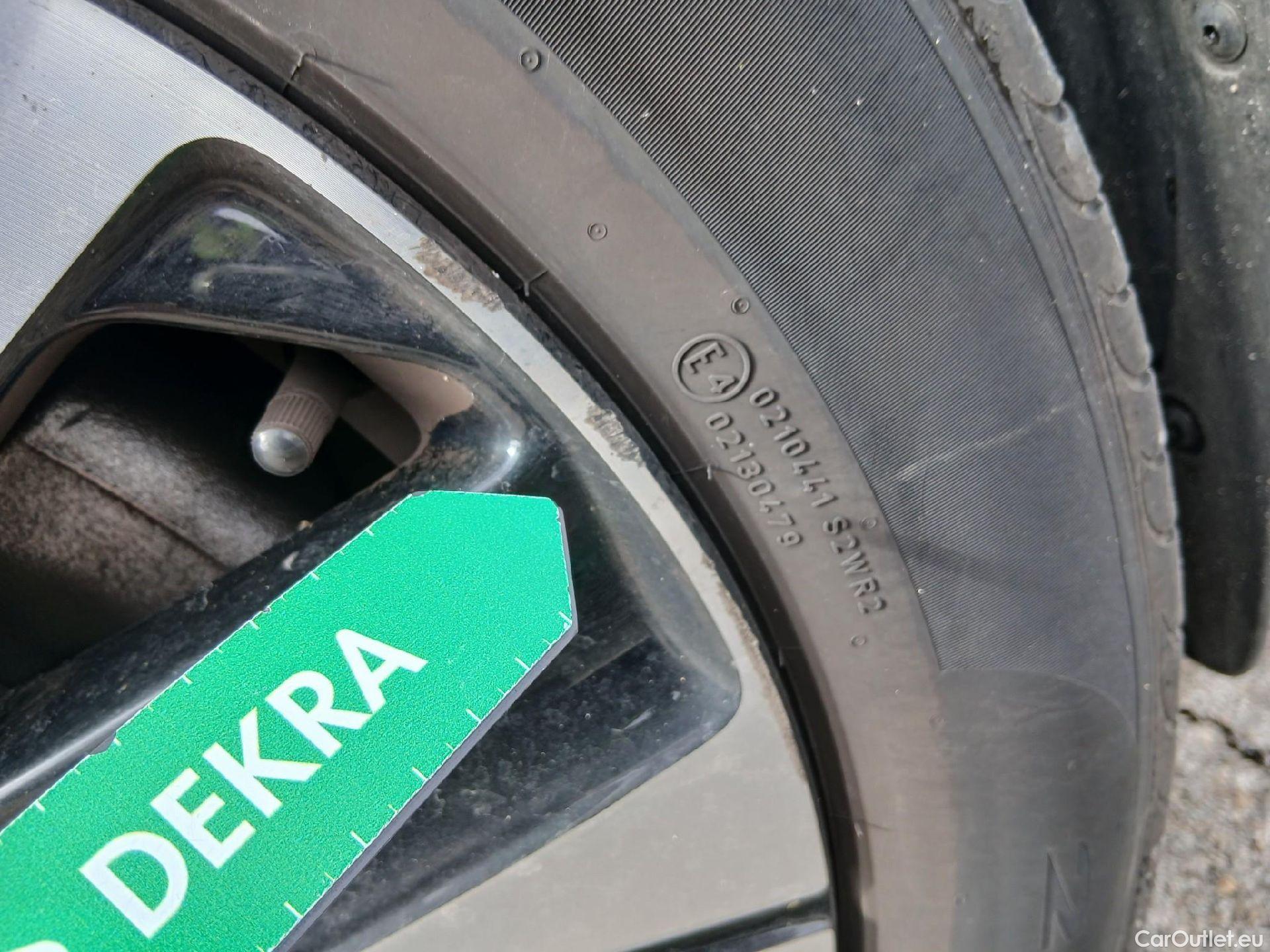  Volvo  XC 40 VOLVO XC40 / 2021 / 5P / todoterreno 2.0 B3 G Core Auto #32