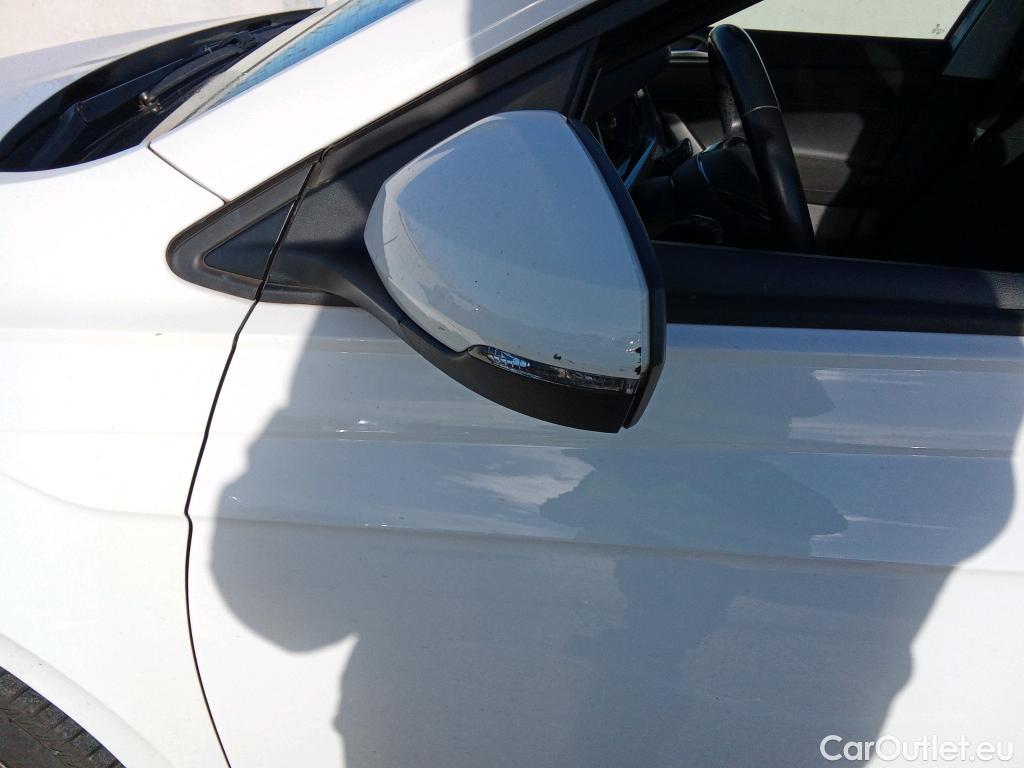  Volkswagen  Polo VOLKSWAGEN  / 2017 / 5P / berlina con portón Advanced 1.0 TSI 70kW (95CV) (CX)  #17