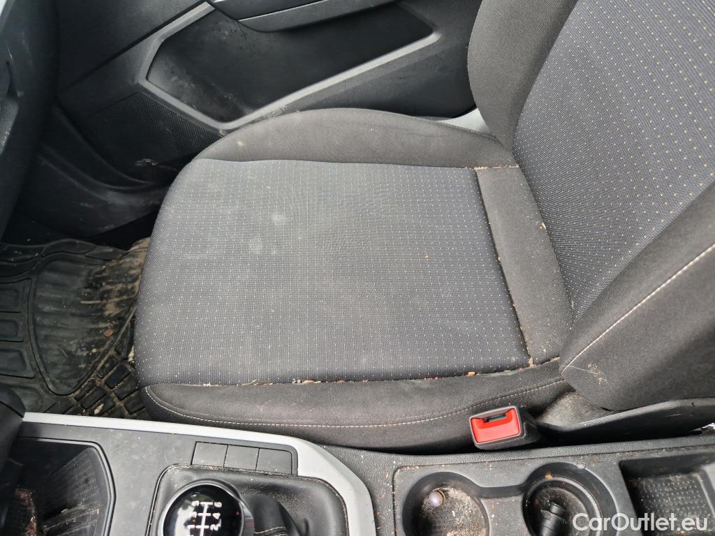  Seat  Arona  Style Special Edition 1.0 TSI 115CV MT6 6E #15