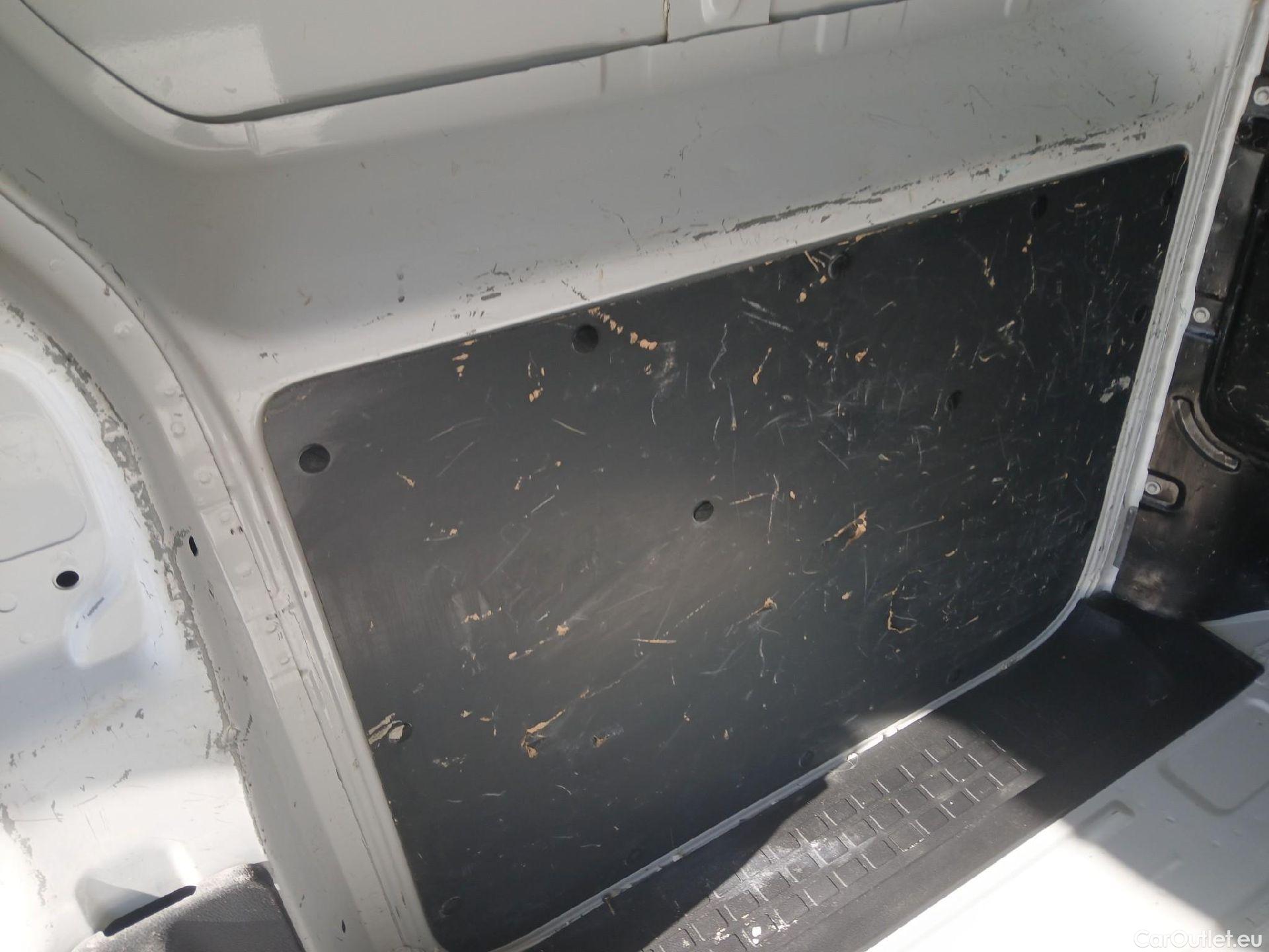  Citroen  Jumpy CITROEN  / 2016 / 4P / furgón Talla M BlueHDi 120 S&S 6v Control #9