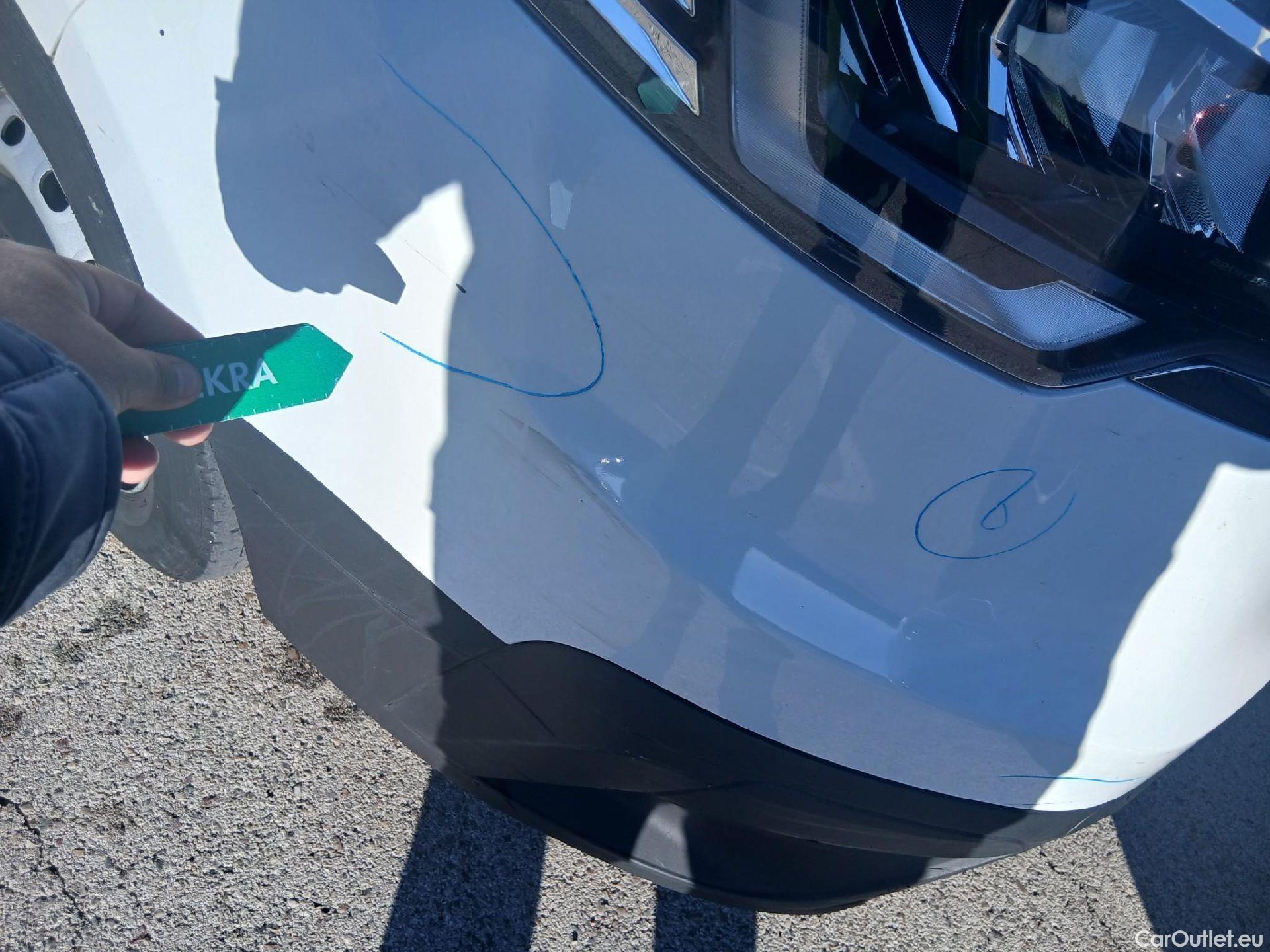  Renault  Trafic RENAULT  / 2021 / 4P / furgón Furgón L1H1 Blue dCi 96 Kw (130 CV) CUA #19