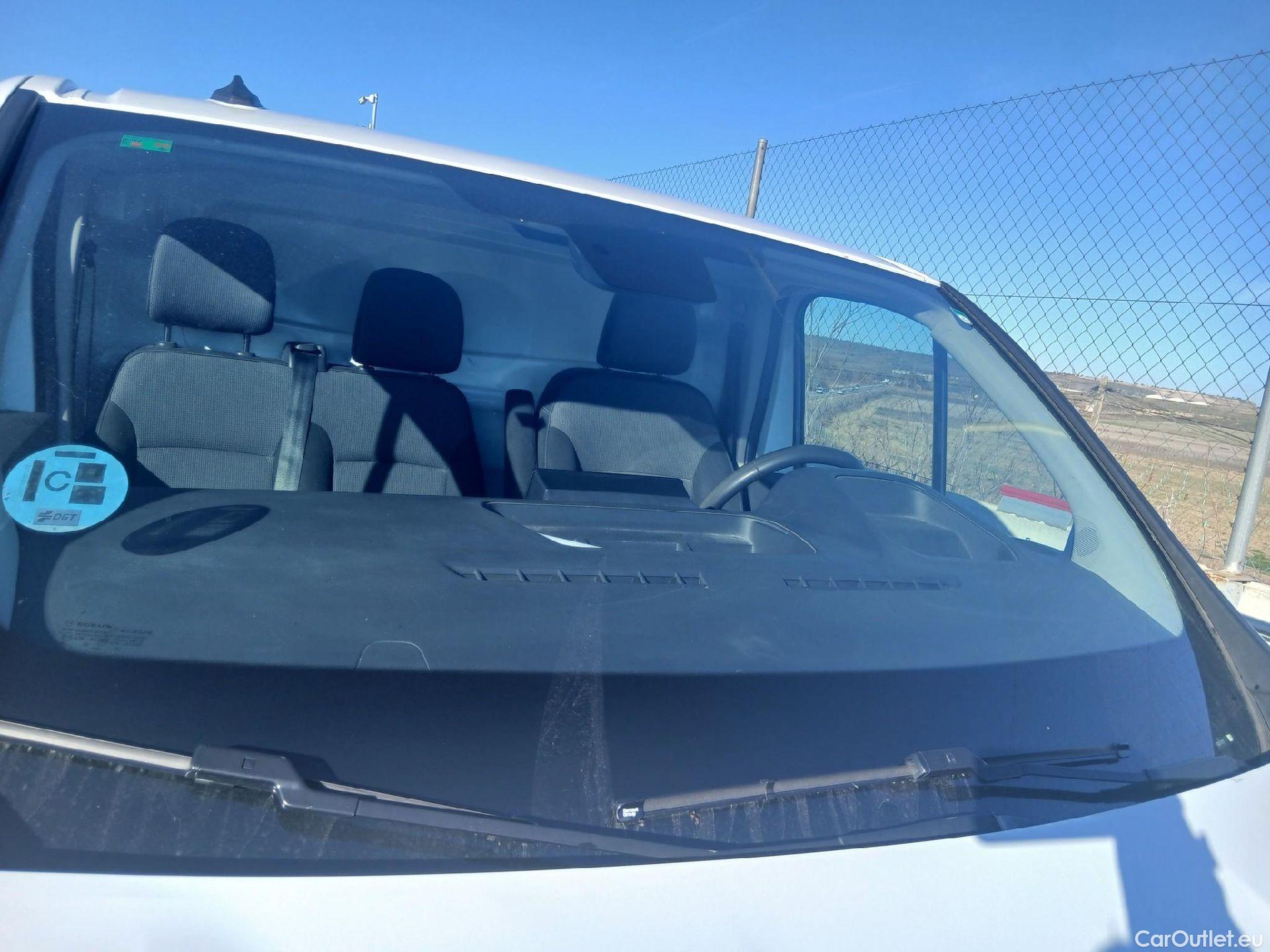  Renault  Trafic RENAULT  / 2021 / 4P / furgón Furgón L1H1 Blue dCi 96 Kw (130 CV) CUA #23