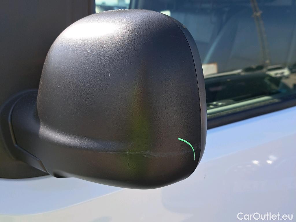  Peugeot  Expert PEUGEOT  / 2016 / 4P / furgón Furgón Premium 1.5 BlueHDi 100 Standard (AC) #38