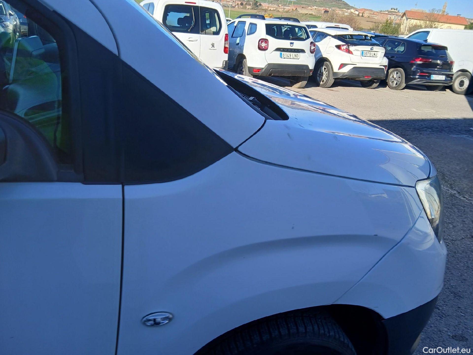  Opel  Combo OPEL  / 2018 / 3P / furgón derivado de turismo 1.5 TD 75kW (100CV) Express L H1 650kg #41