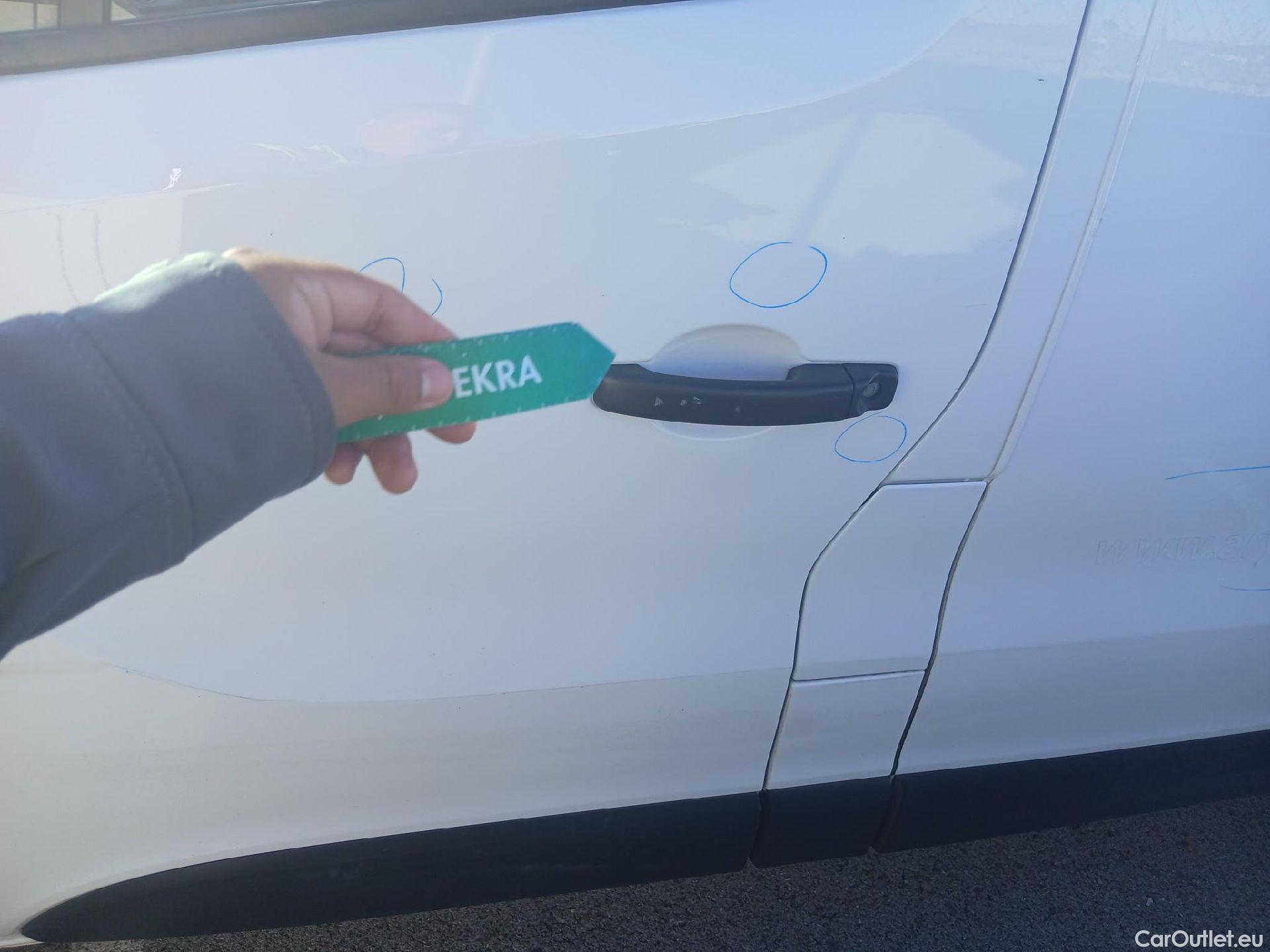  Renault  Trafic RENAULT  / 2021 / 4P / furgón Furgón L1H1 Blue dCi 96 Kw (130 CV) CUA #29