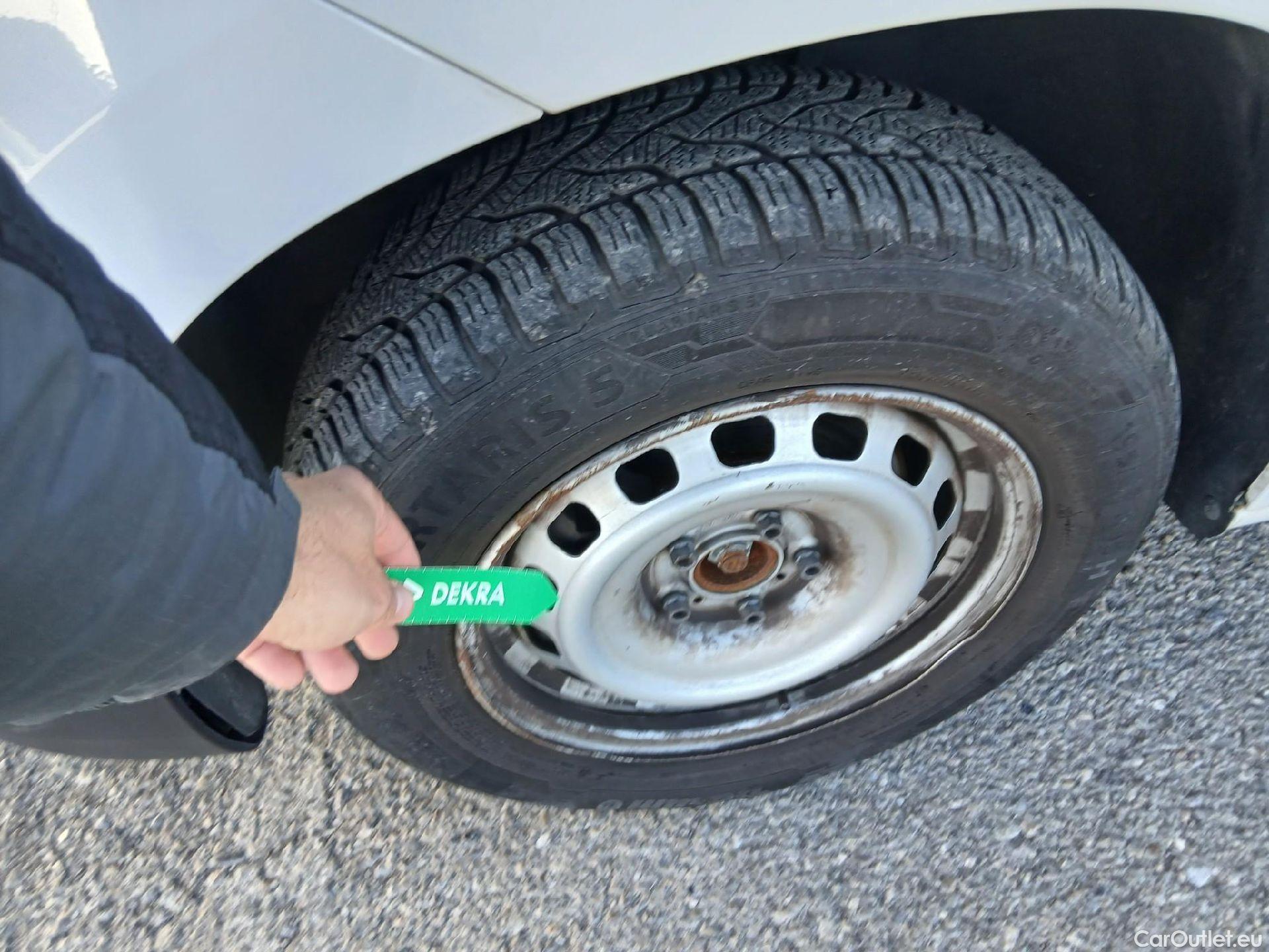  Opel  Combo OPEL  / 2018 / 3P / furgón derivado de turismo 1.5 TD 75kW (100CV) Express L H1 650kg #7