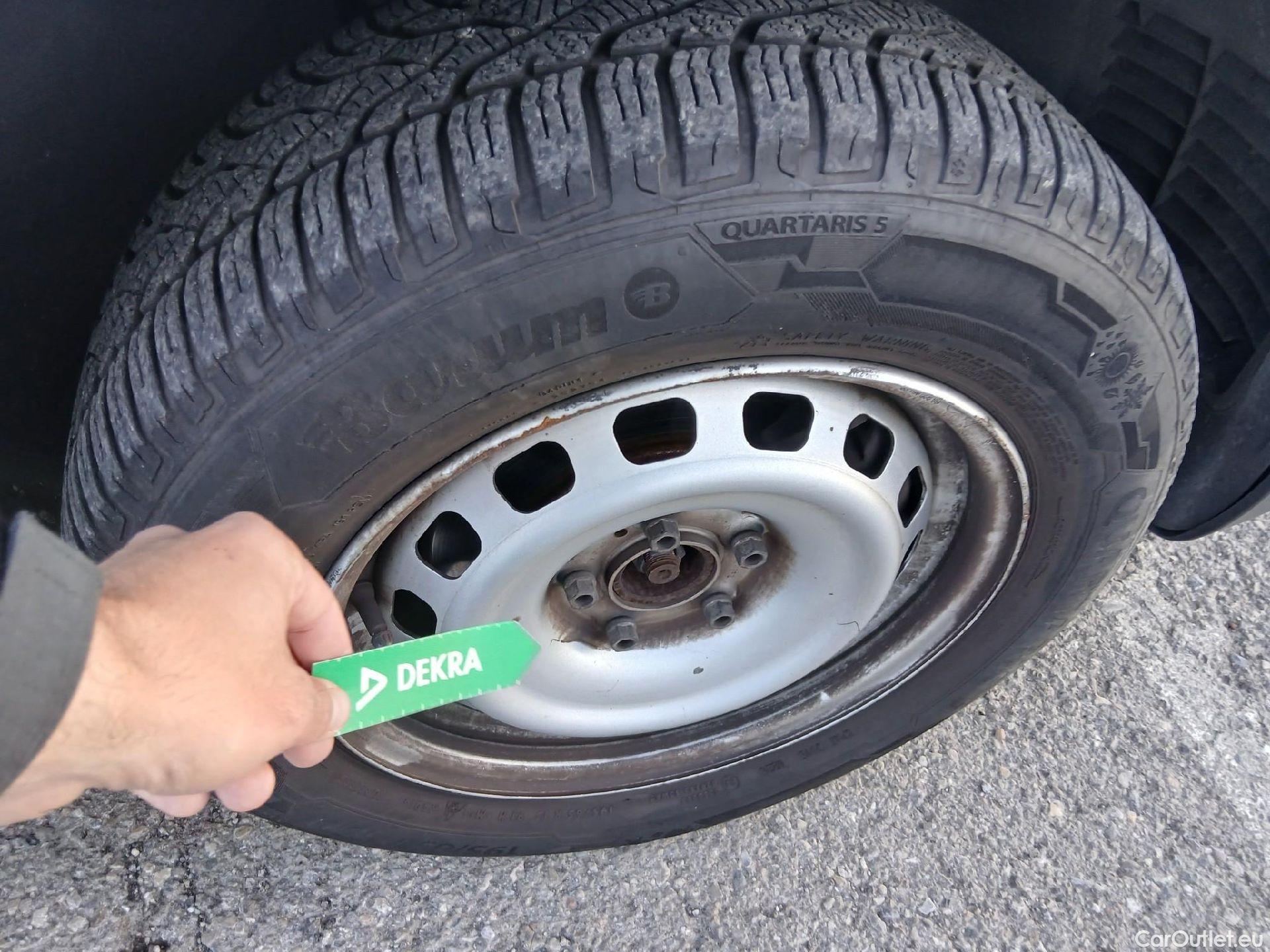  Opel  Combo OPEL  / 2018 / 3P / furgón derivado de turismo 1.5 TD 75kW (100CV) Express L H1 650kg #43